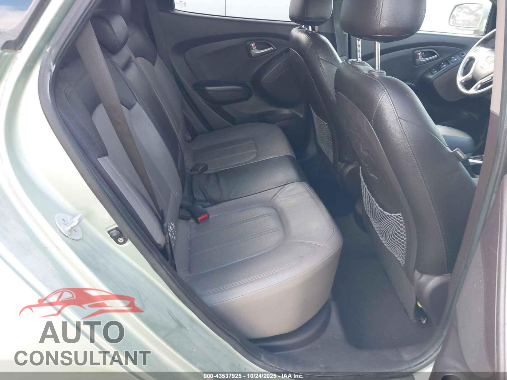 HYUNDAI TUCSON 2011 - KM8JUCAC1BU203473