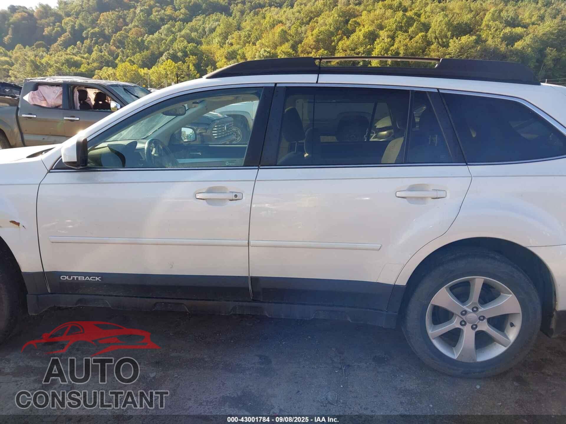 SUBARU OUTBACK 2013 - 4S4BRBGC8D3218519