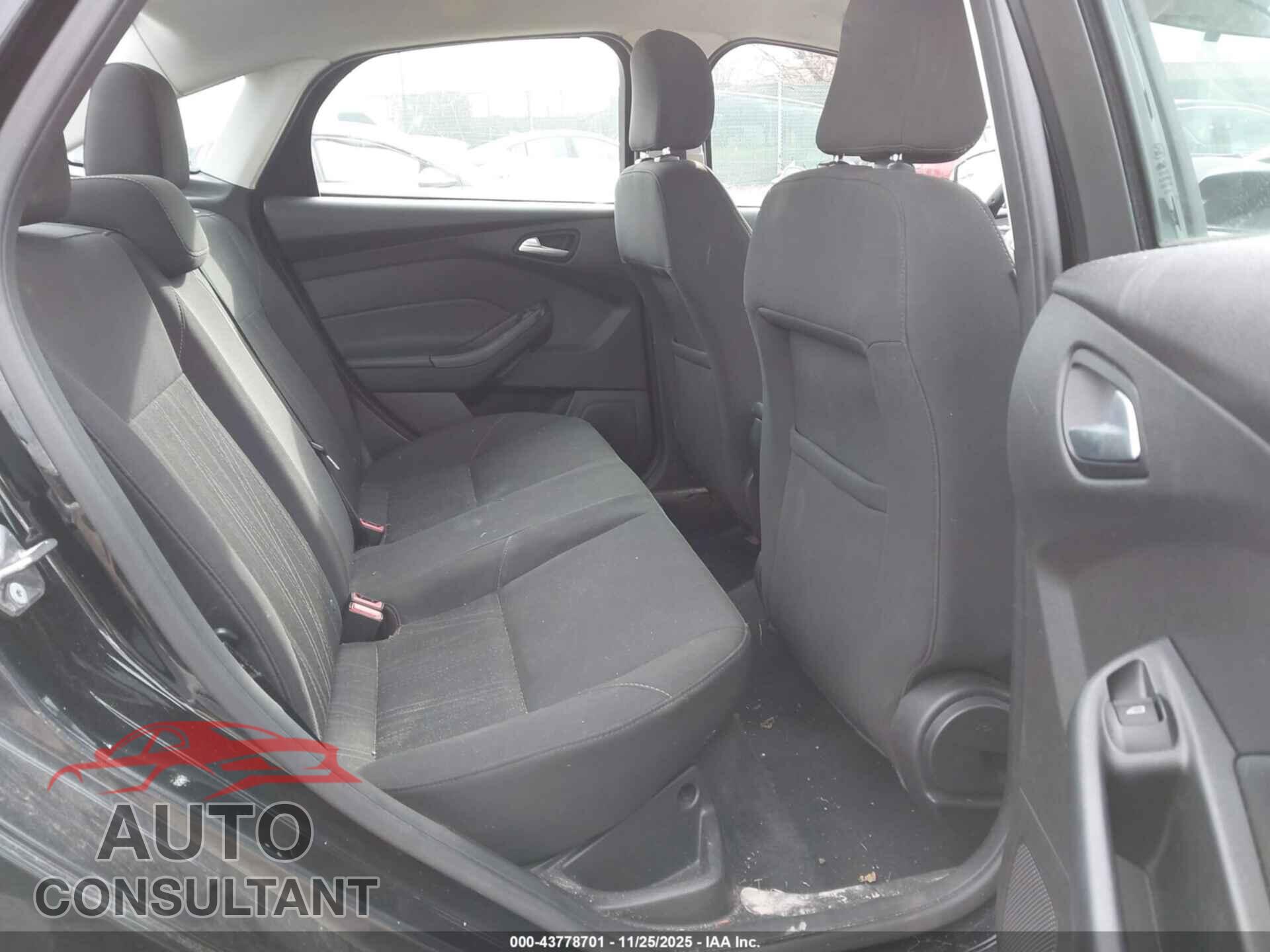 FORD FOCUS 2016 - 1FADP3F29GL256417