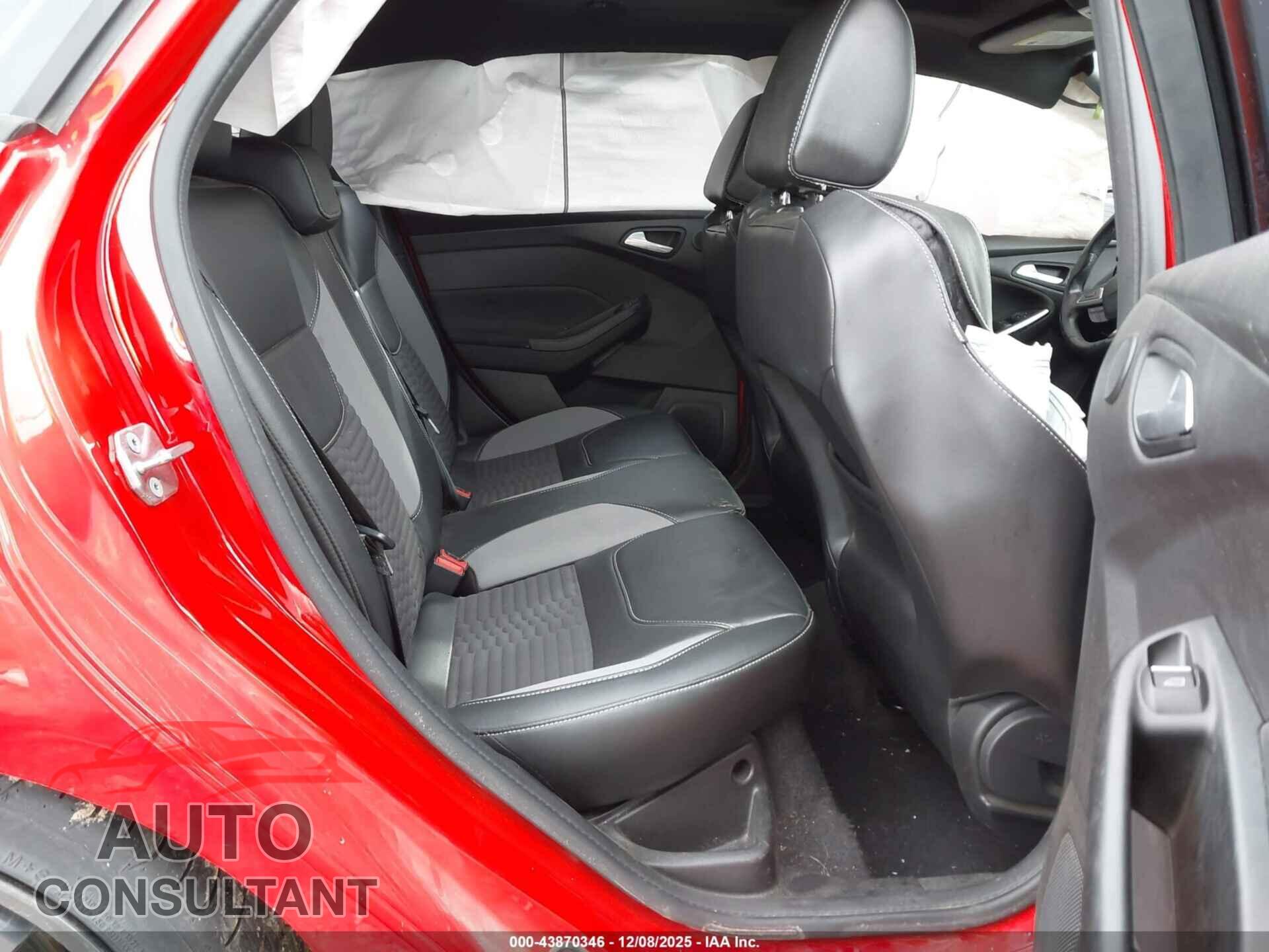 FORD FOCUS 2017 - 1FADP3L95HL338700