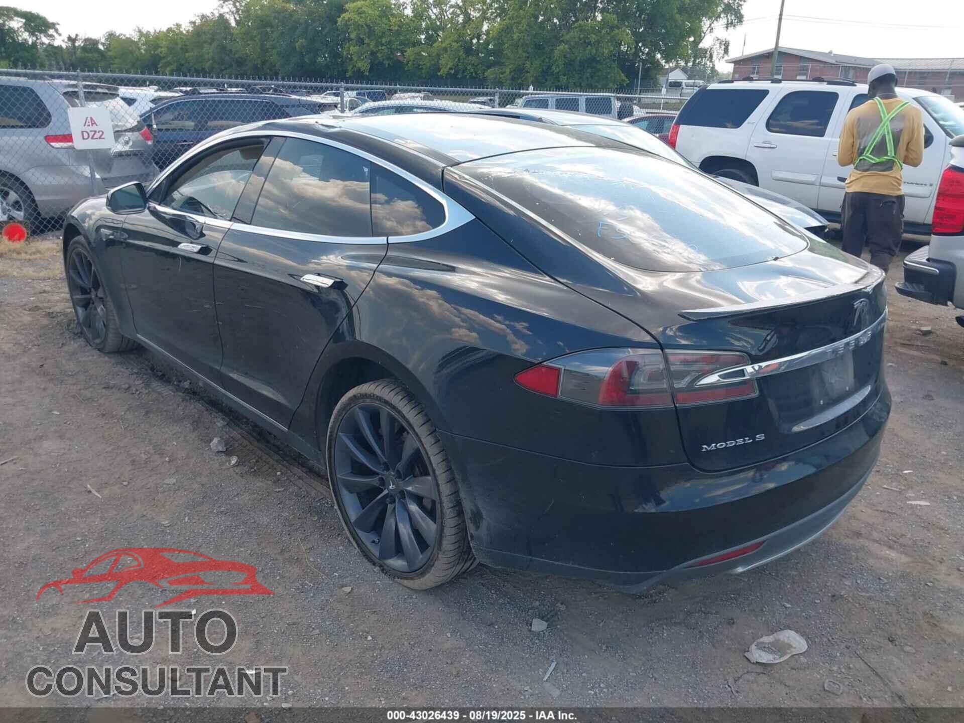 TESLA MODEL S 2012 - 5YJSA1DP8CFS00682