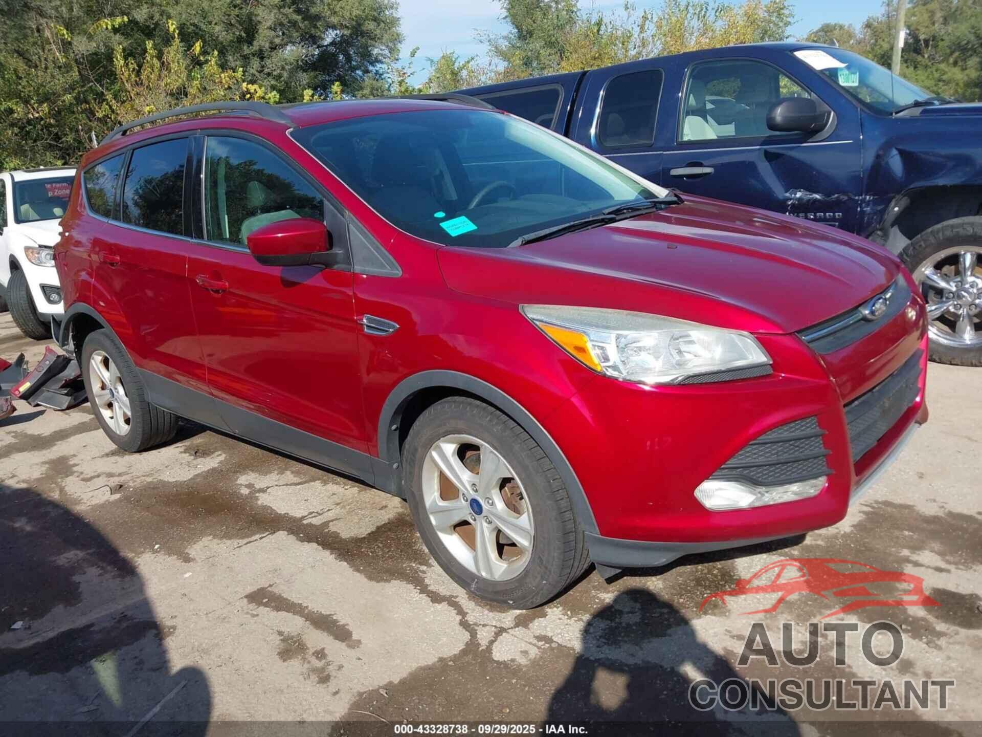 FORD ESCAPE 2014 - 1FMCU0GX8EUC28456