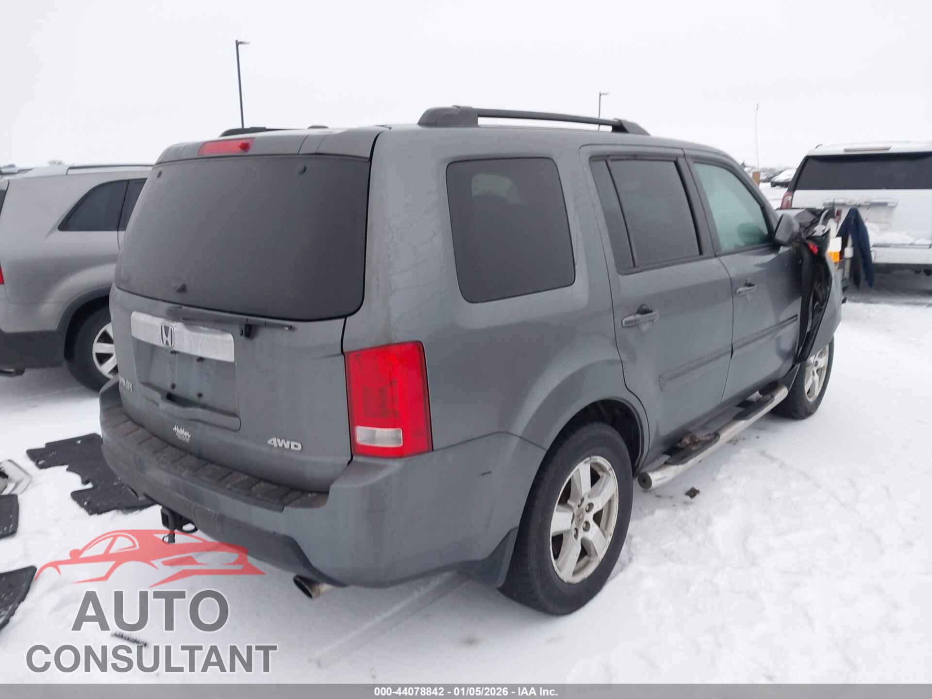 HONDA PILOT 2011 - 5FNYF4H68BB090813
