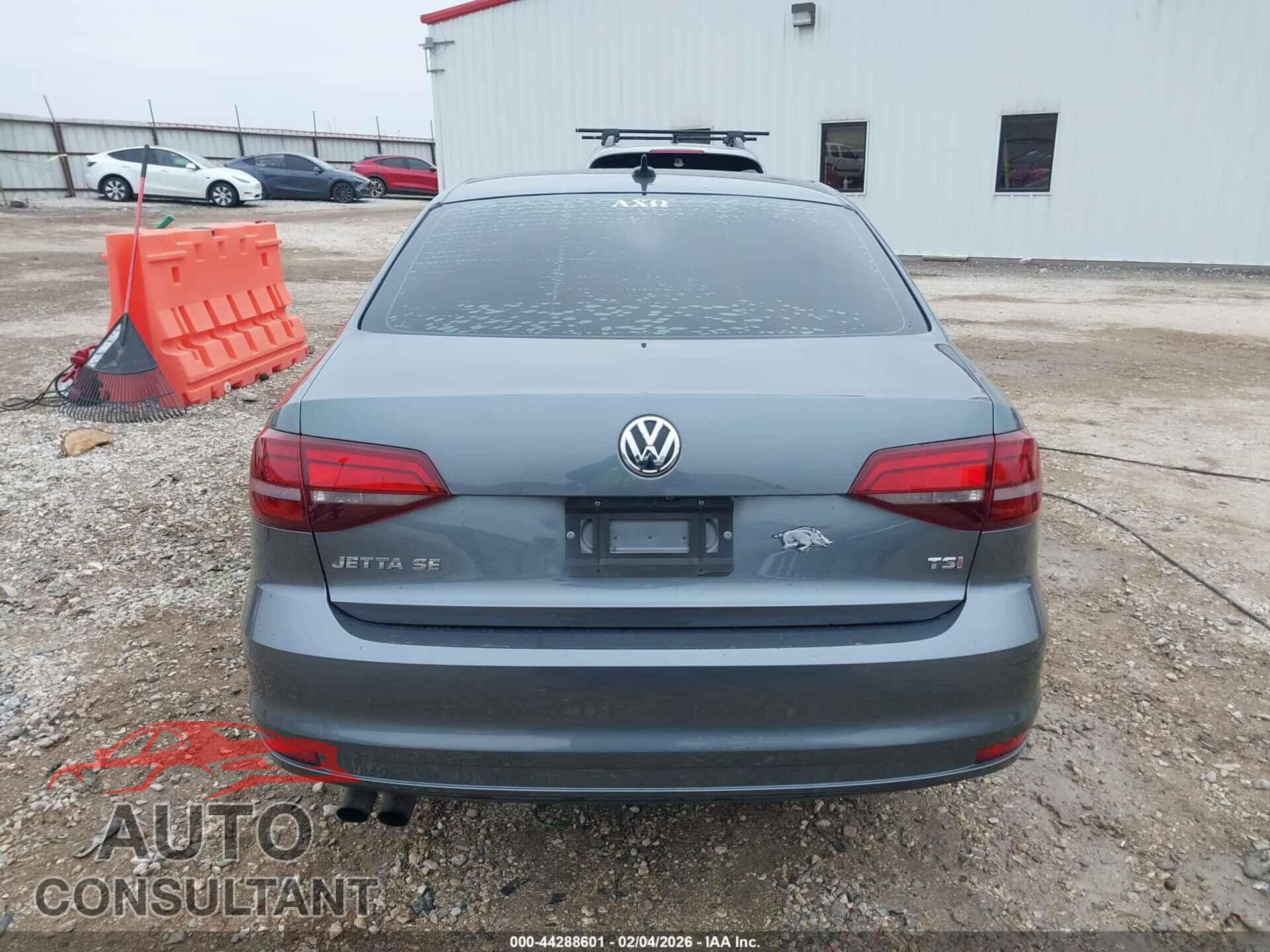 VOLKSWAGEN JETTA 2017 - 3VWDB7AJ8HM353071