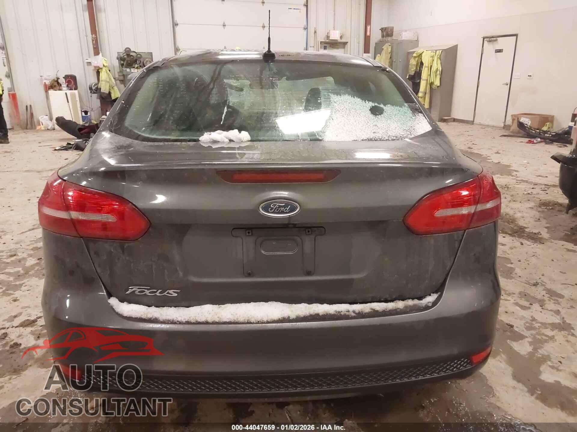 FORD FOCUS 2017 - 1FADP3E29HL323617