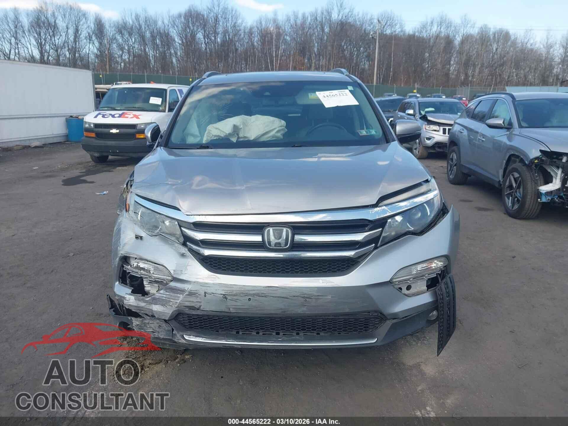 HONDA PILOT 2017 - 5FNYF6H95HB057072