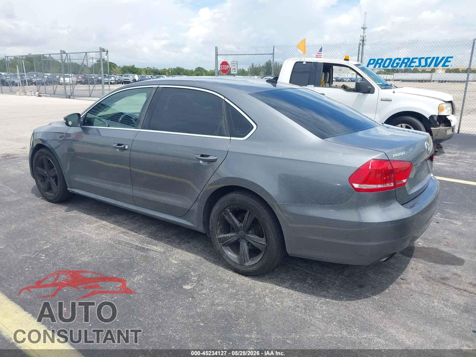 VOLKSWAGEN PASSAT 2015 - 1VWAS7A39FC106614