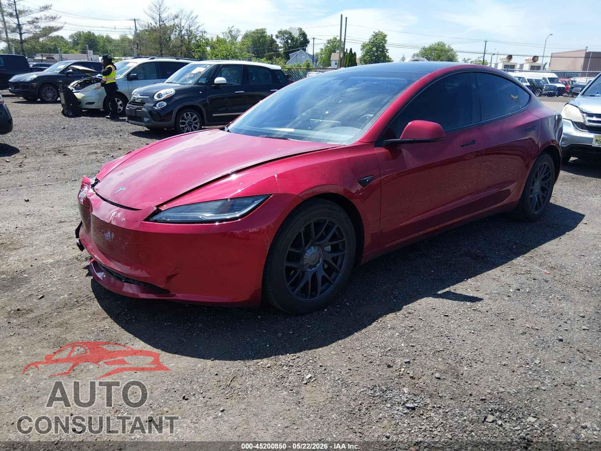 TESLA MODEL 3 2024 - 5YJ3E1EA7RF768529