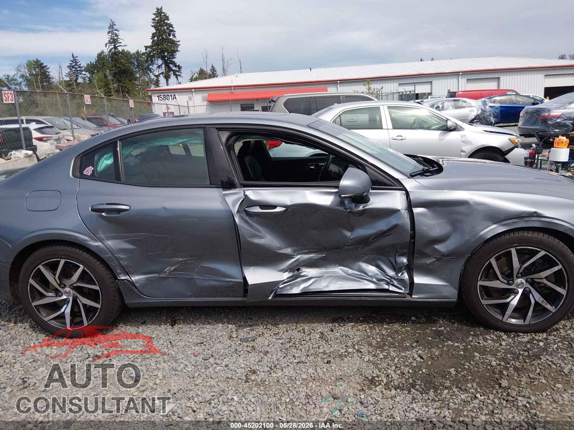 VOLVO S60 2020 - 7JRA22TK3LG037824