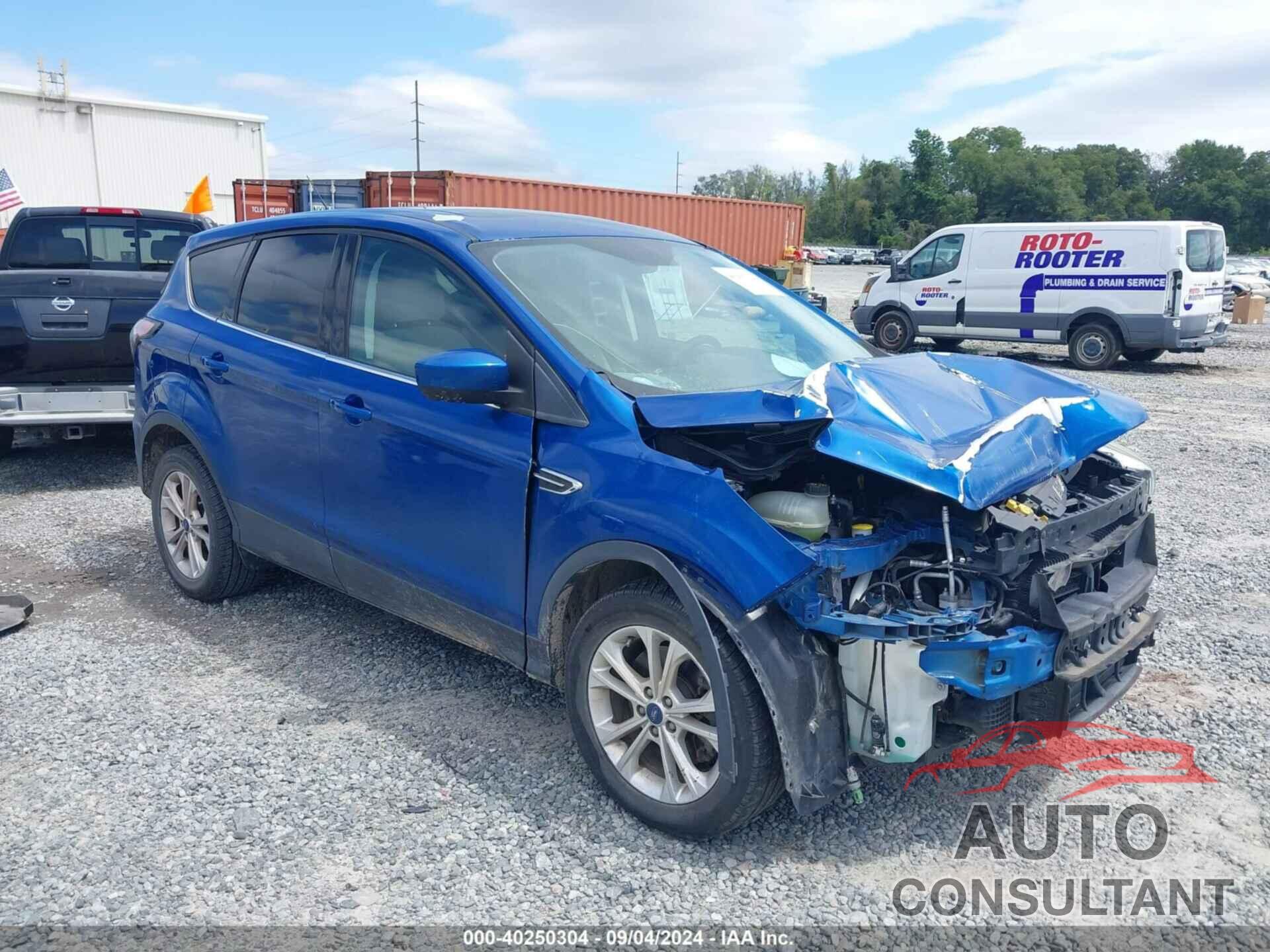 FORD ESCAPE 2017 - 1FMCU0G91HUC03565