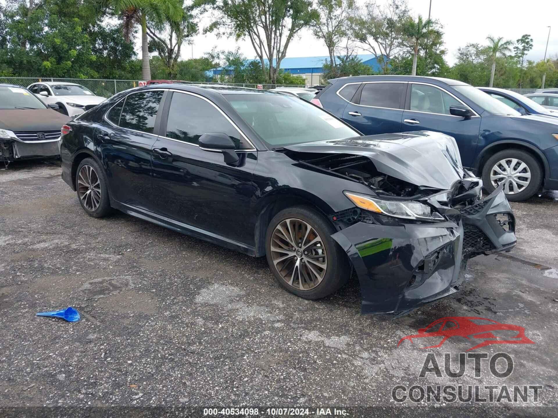 TOYOTA CAMRY 2018 - 4T1B11HK5JU026276