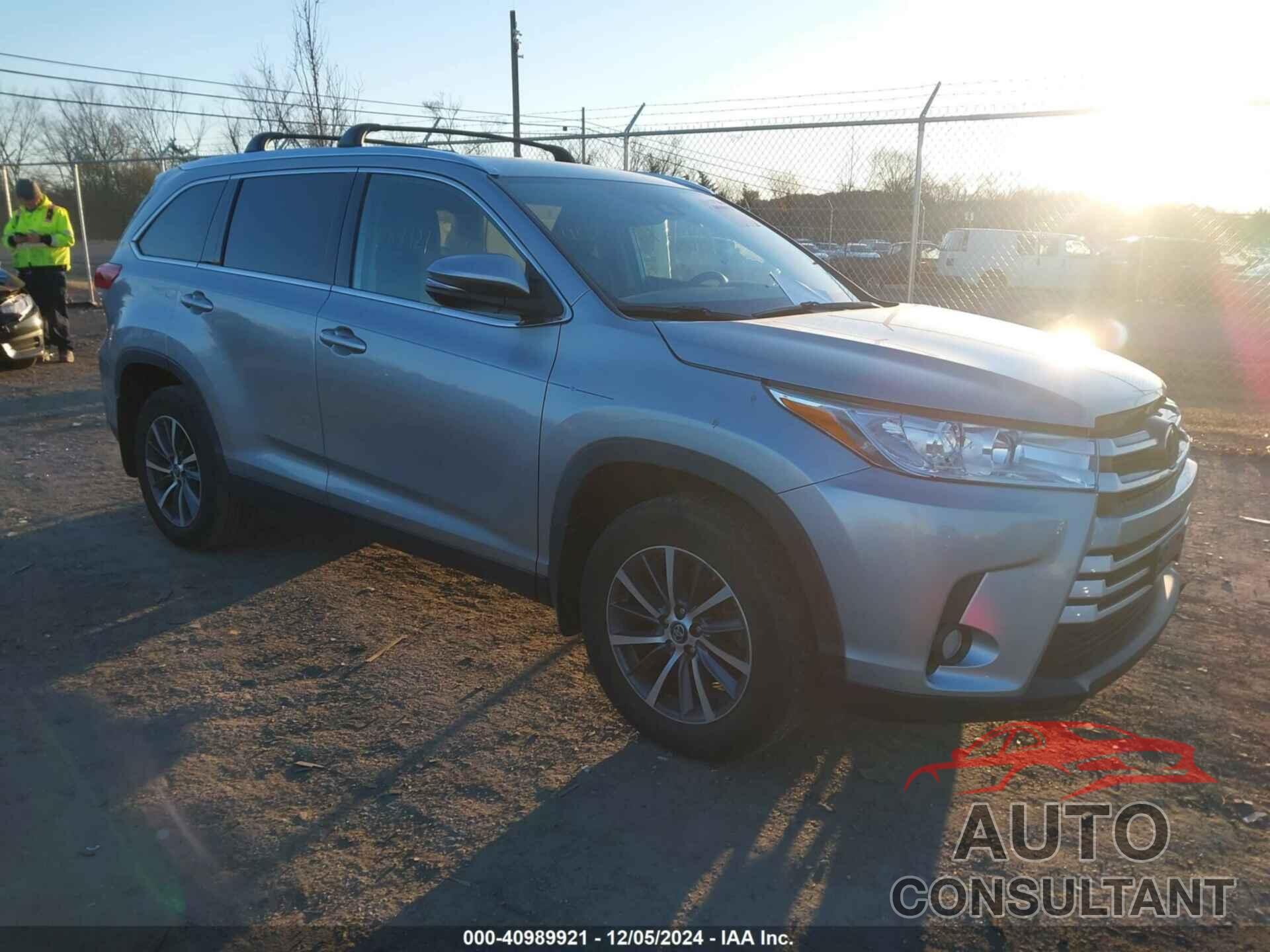 TOYOTA HIGHLANDER 2019 - 5TDJZRFH4KS925831