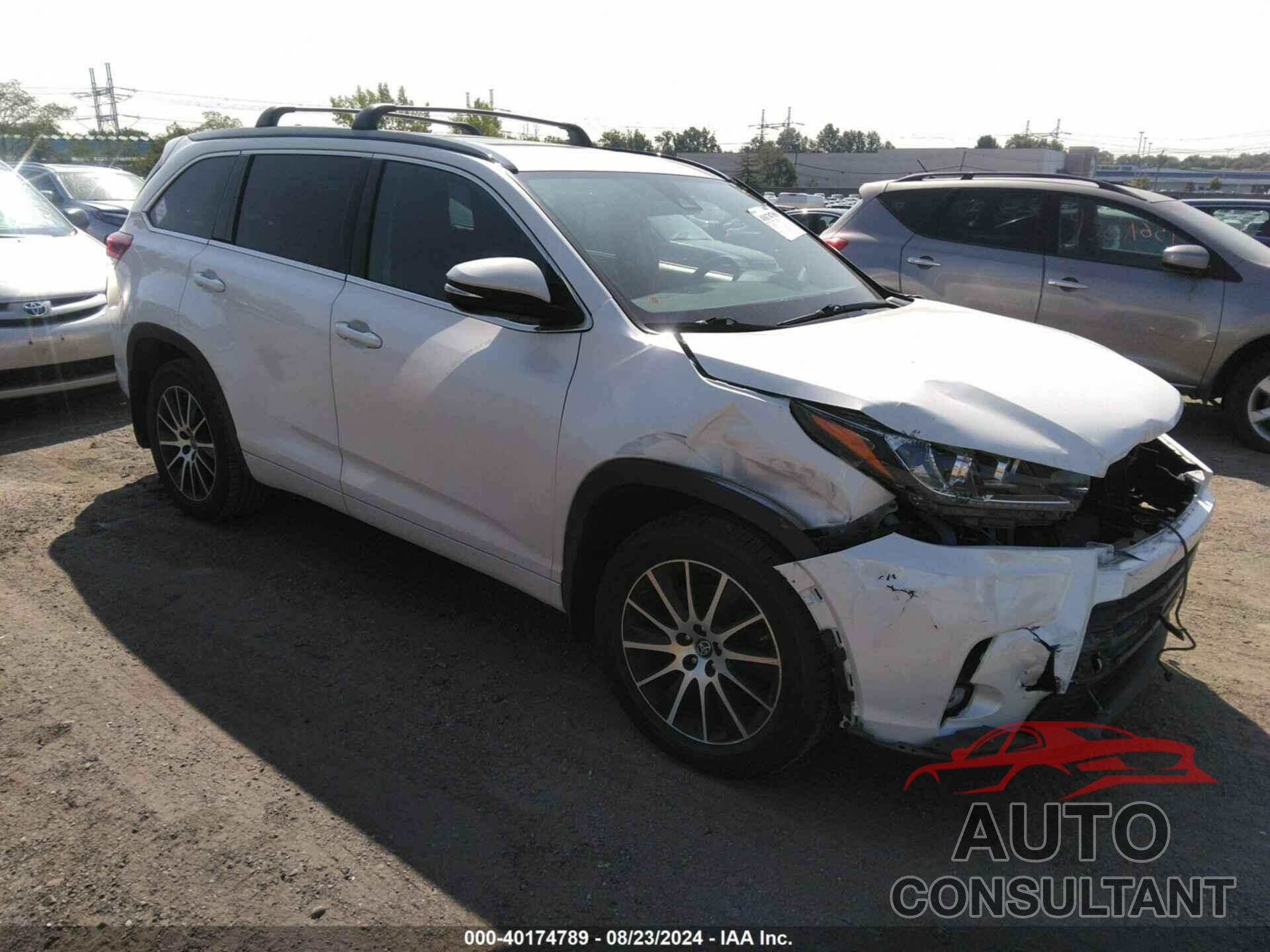 TOYOTA HIGHLANDER 2017 - 5TDJZRFH1HS521233