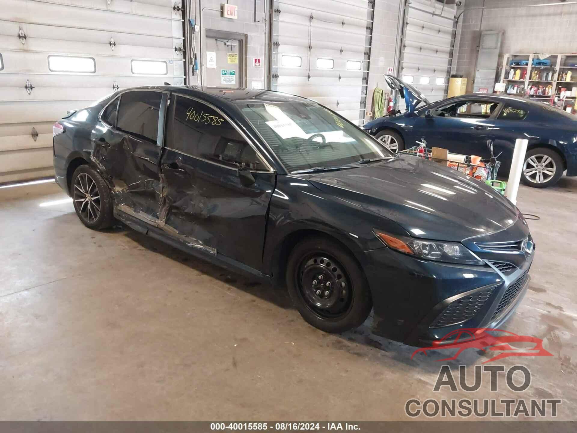 TOYOTA CAMRY 2021 - 4T1G11AK0MU523238