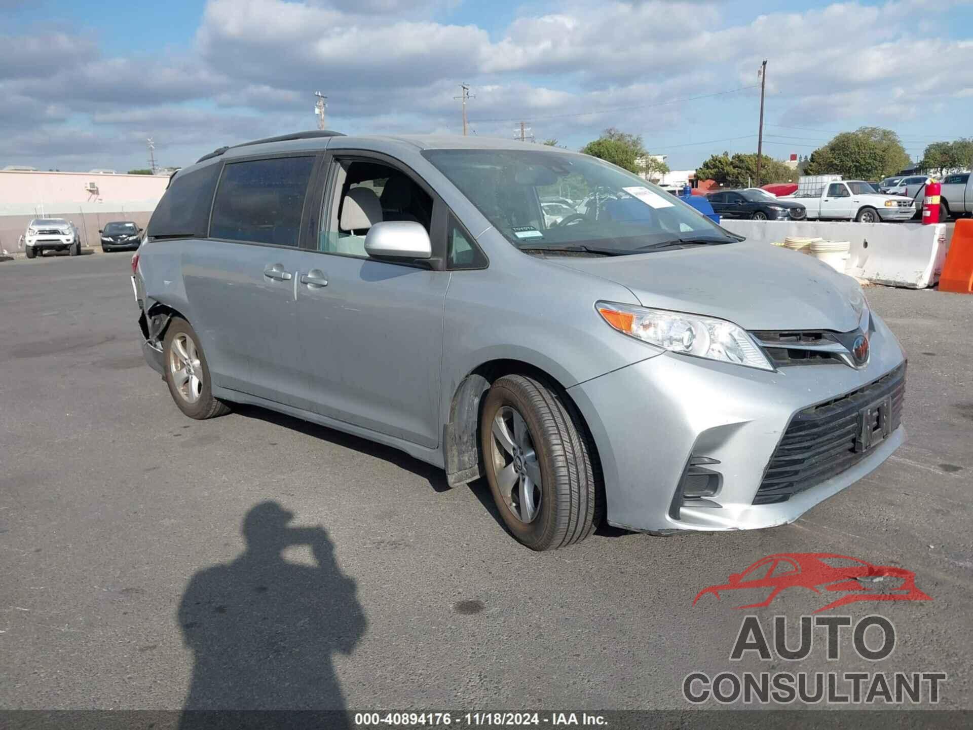 TOYOTA SIENNA 2019 - 5TDKZ3DC3KS014706