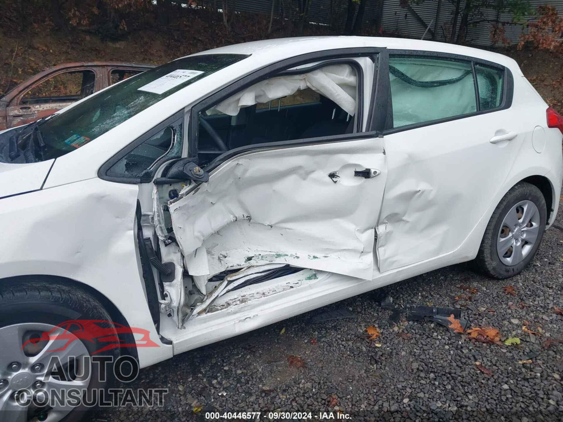 KIA FORTE 2018 - KNAFK5A80J5774112