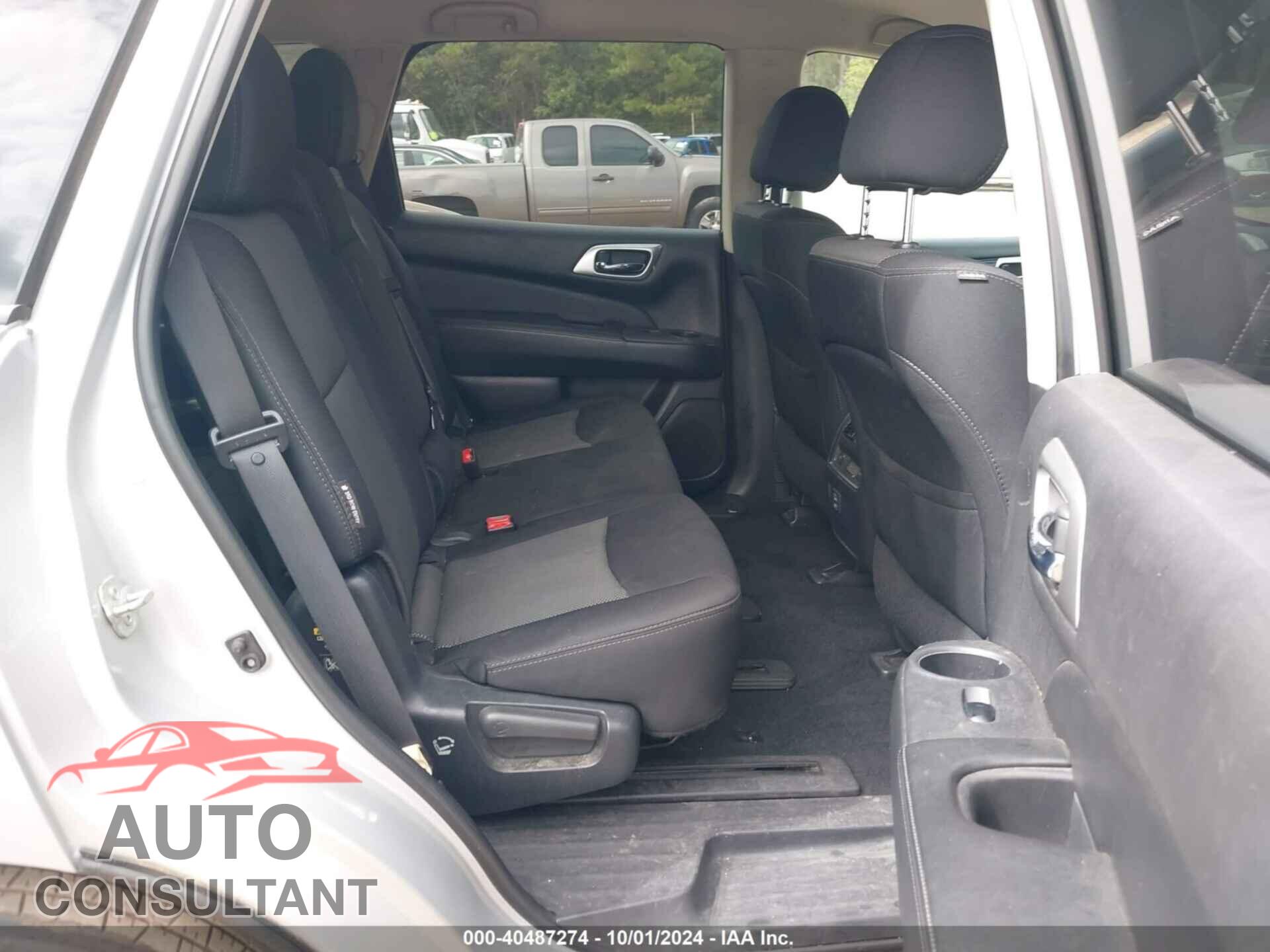 NISSAN PATHFINDER 2018 - 5N1DR2MM5JC646565