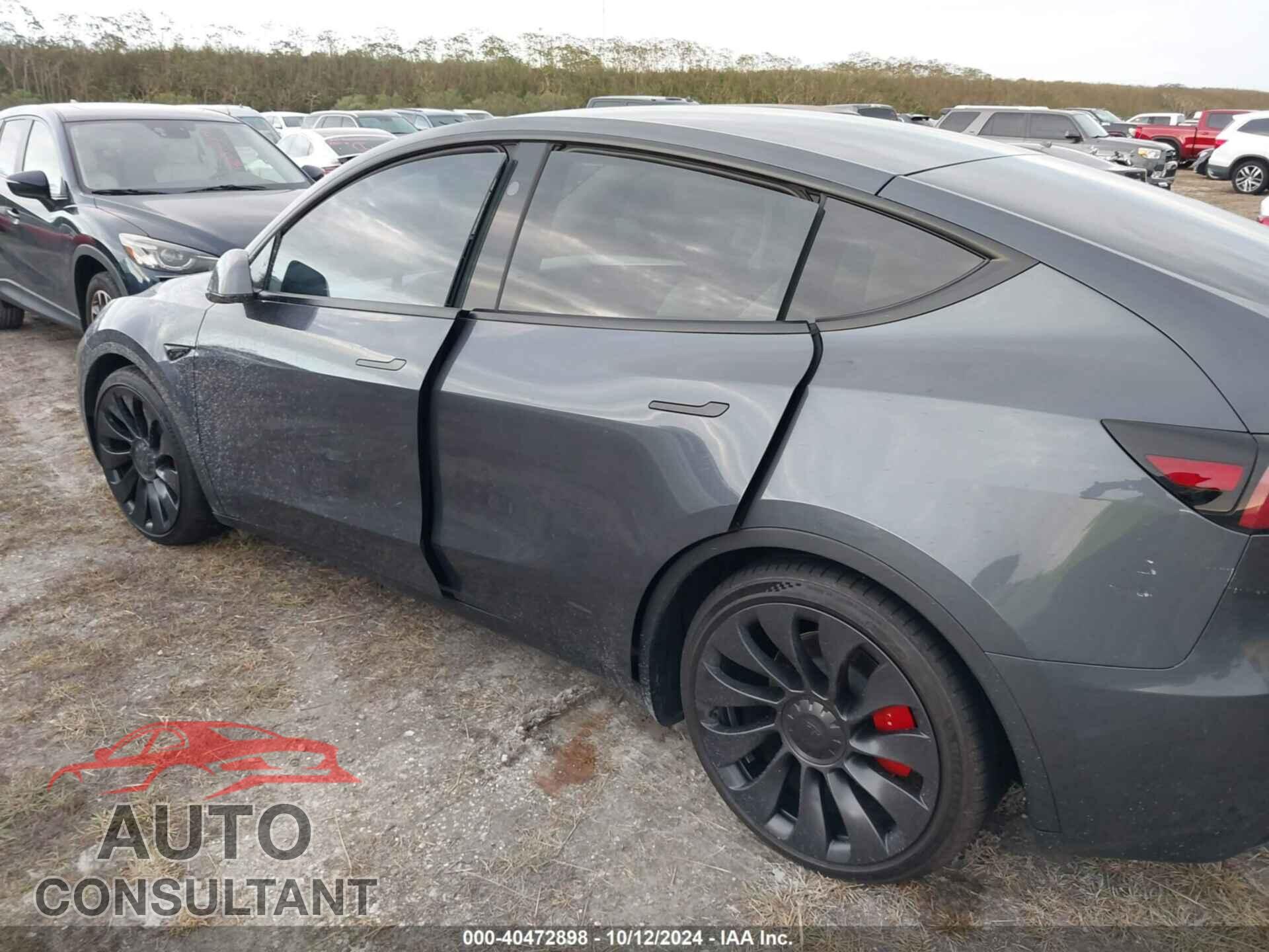 TESLA MODEL Y 2023 - 7SAYGDEFXPF978345
