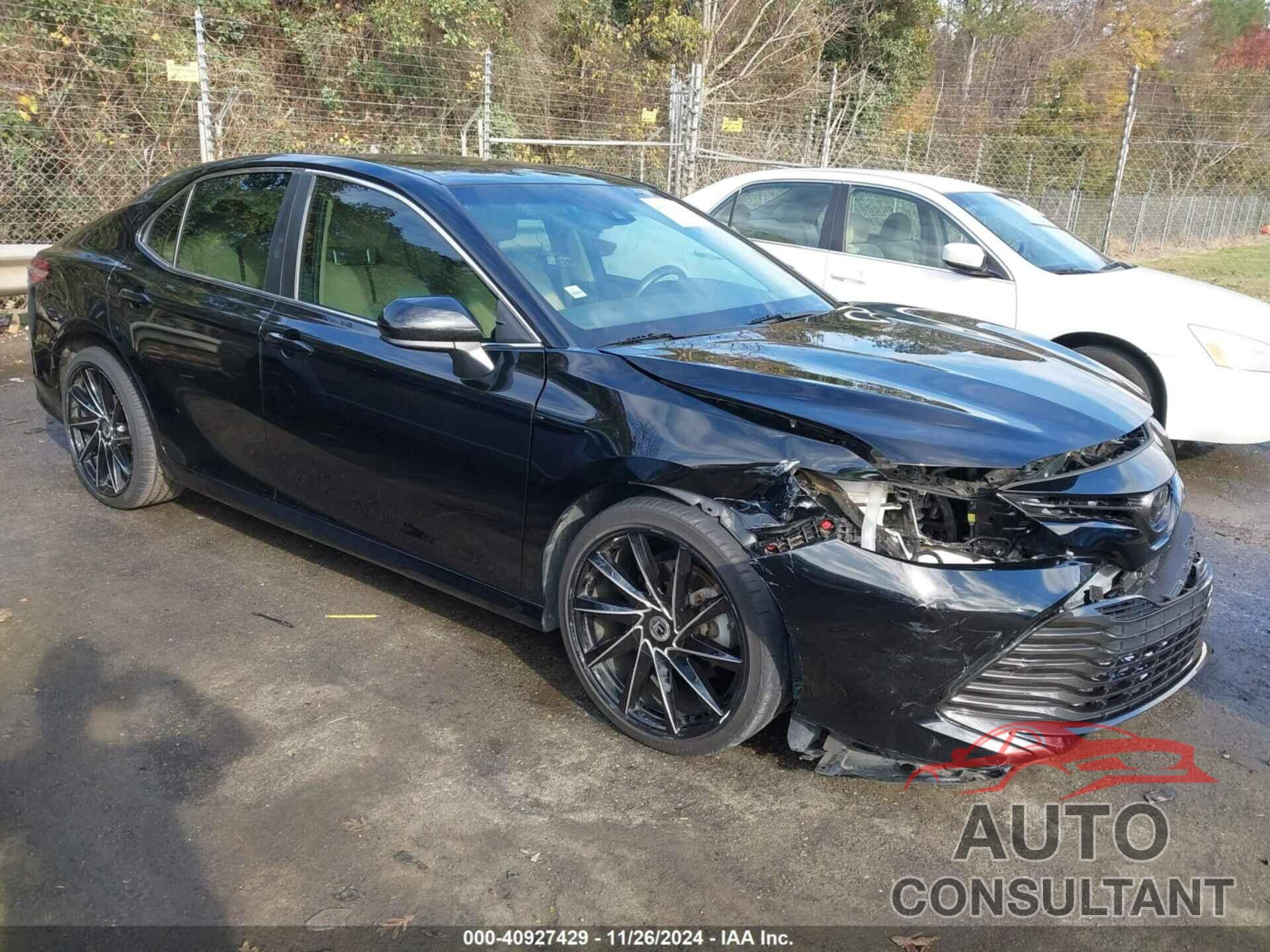 TOYOTA CAMRY 2018 - 4T1B11HK4JU144092