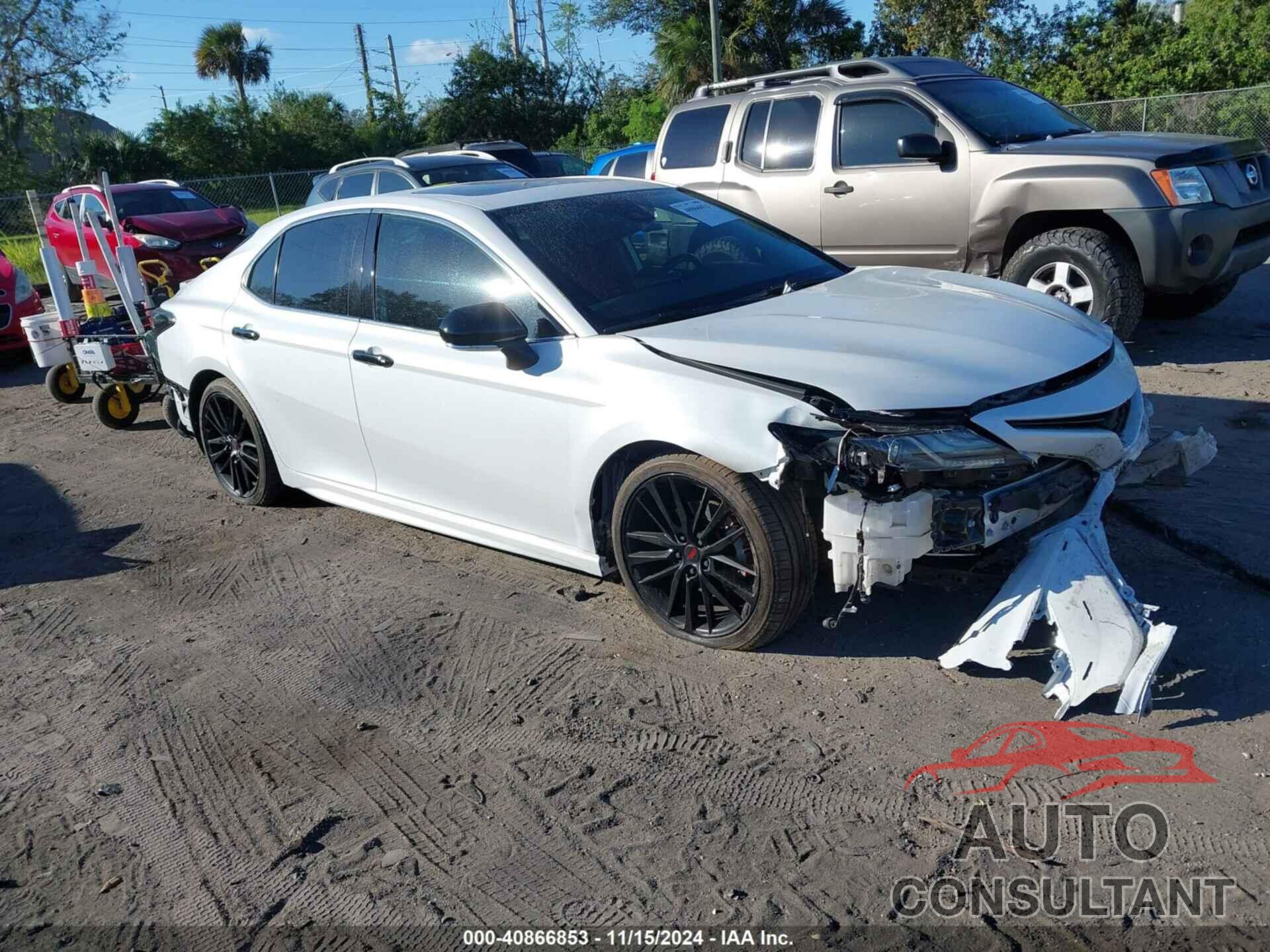 TOYOTA CAMRY 2022 - 4T1K31AK9NU572881