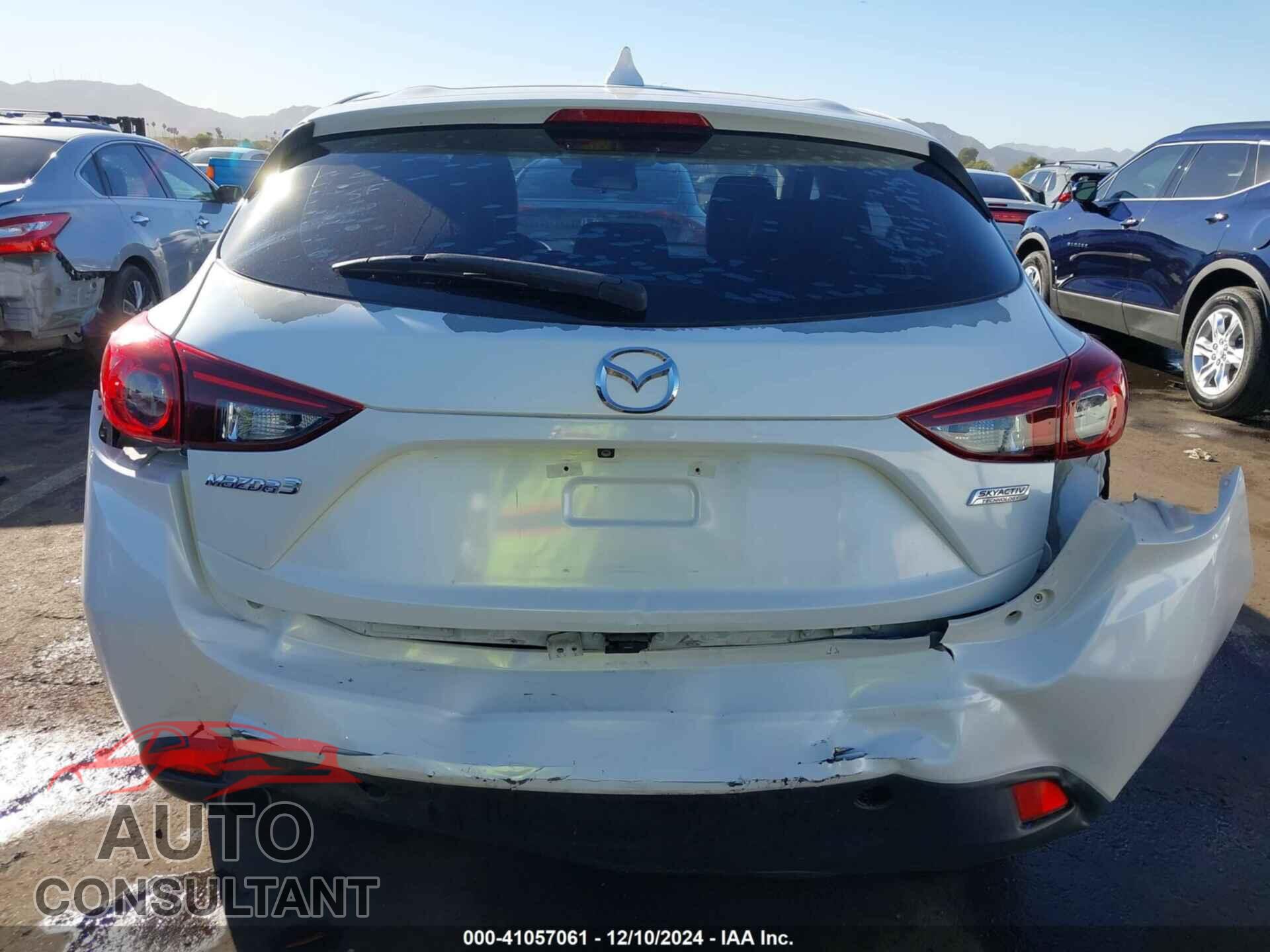 MAZDA MAZDA3 2014 - JM1BM1M76E1102043