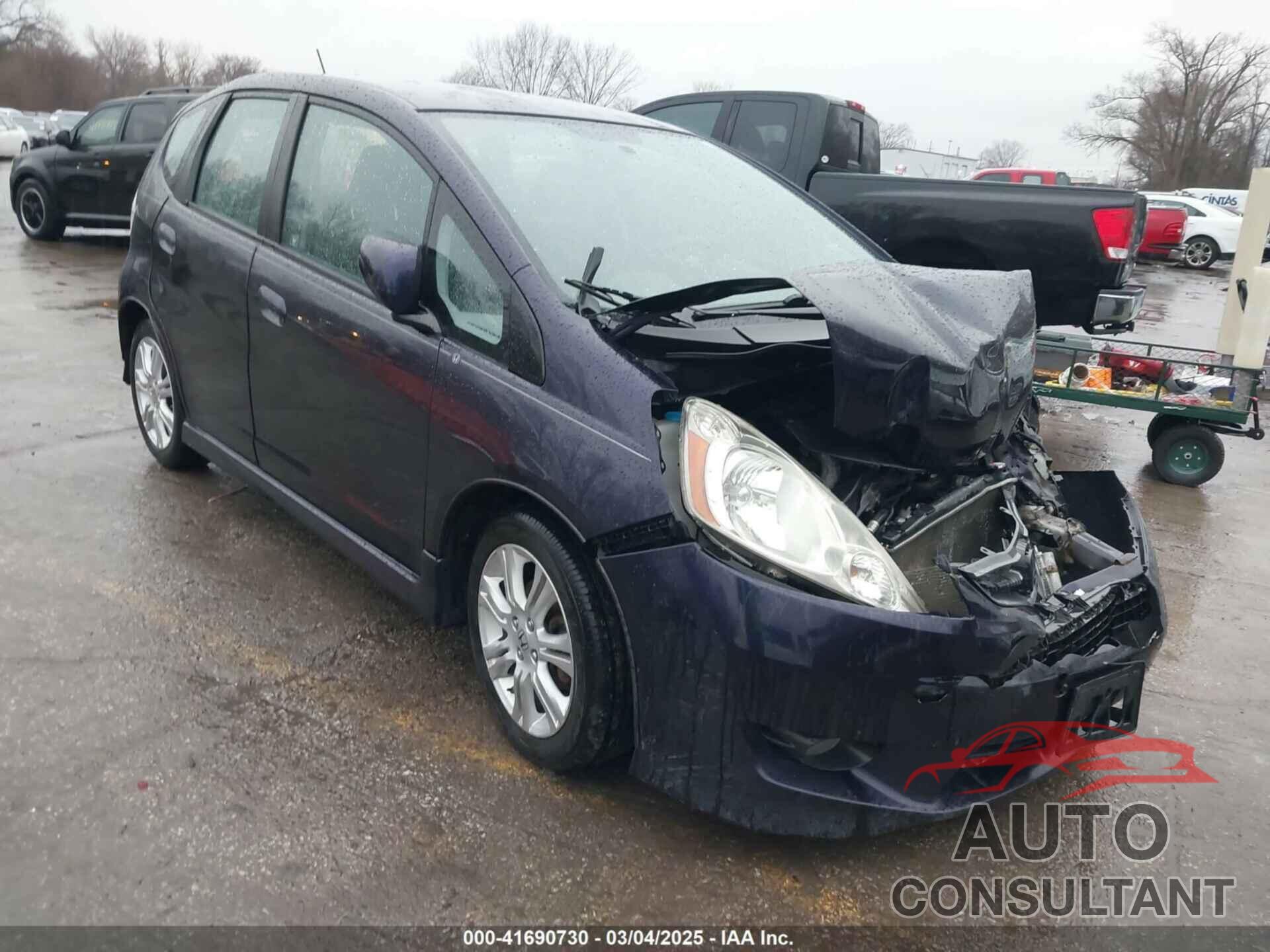 HONDA FIT 2010 - JHMGE8H42AC028810