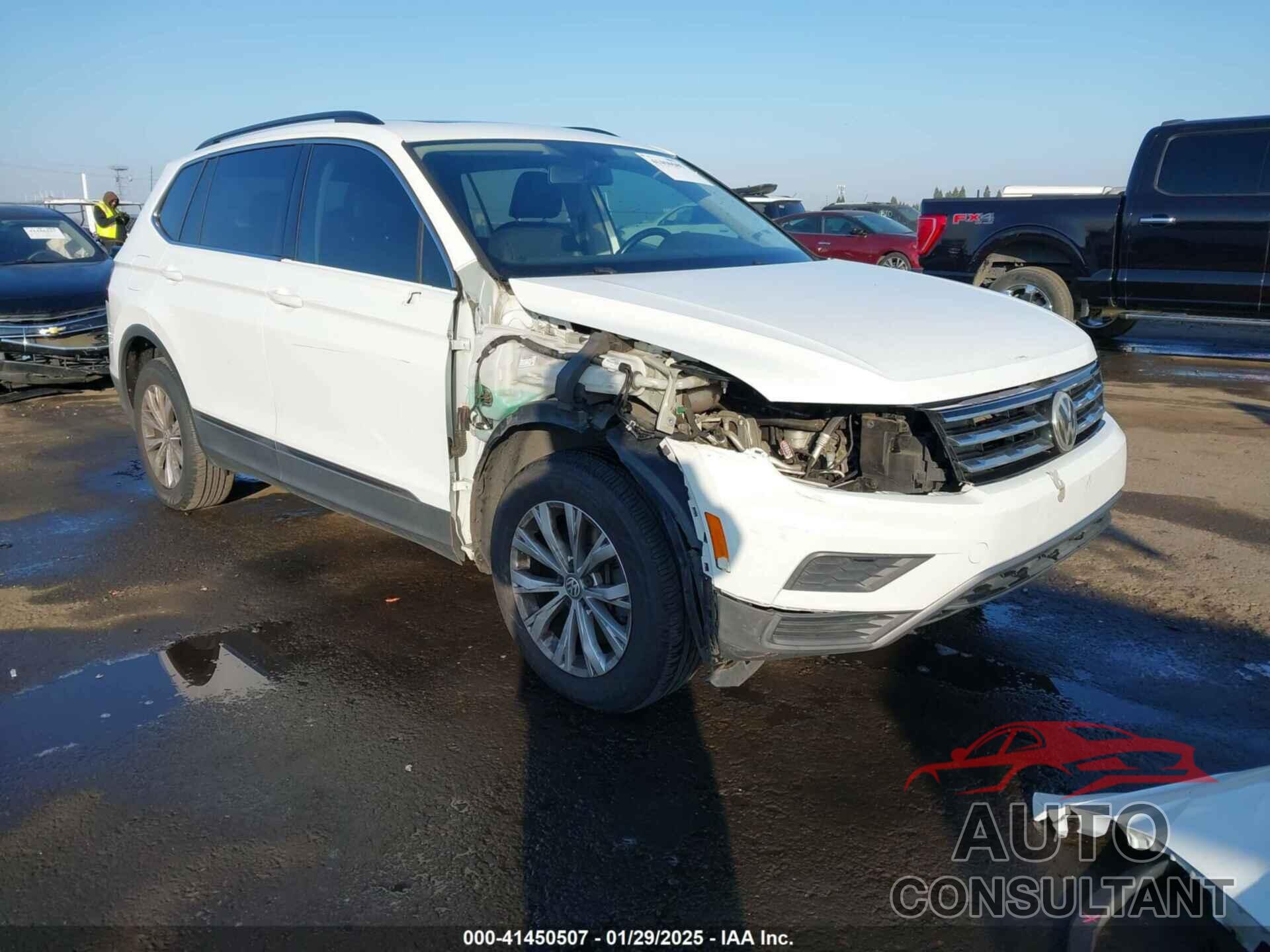 VOLKSWAGEN TIGUAN 2018 - 3VV2B7AX0JM096218