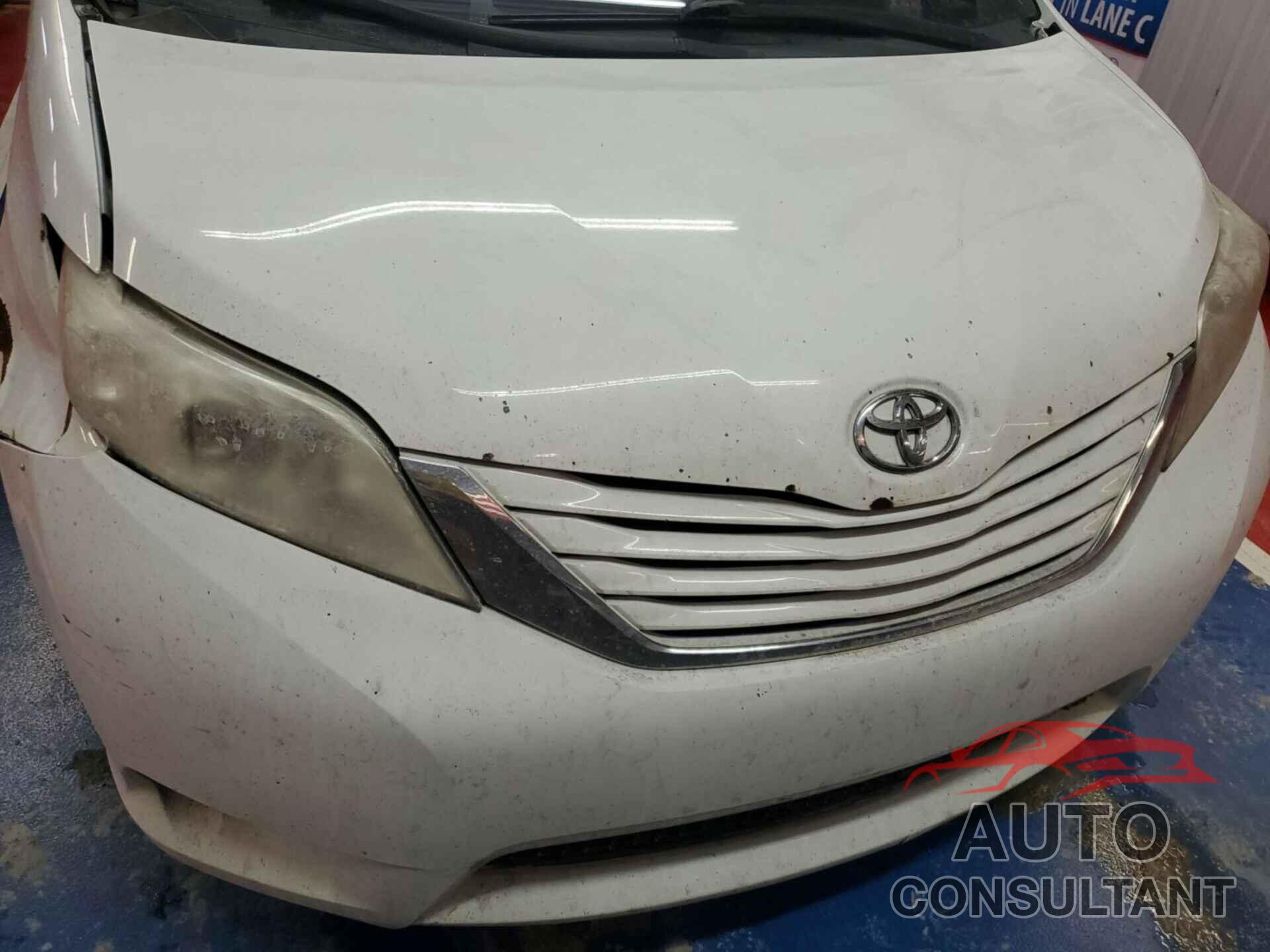 TOYOTA SIENNA 2015 - 5TDKK3DC1FS594712