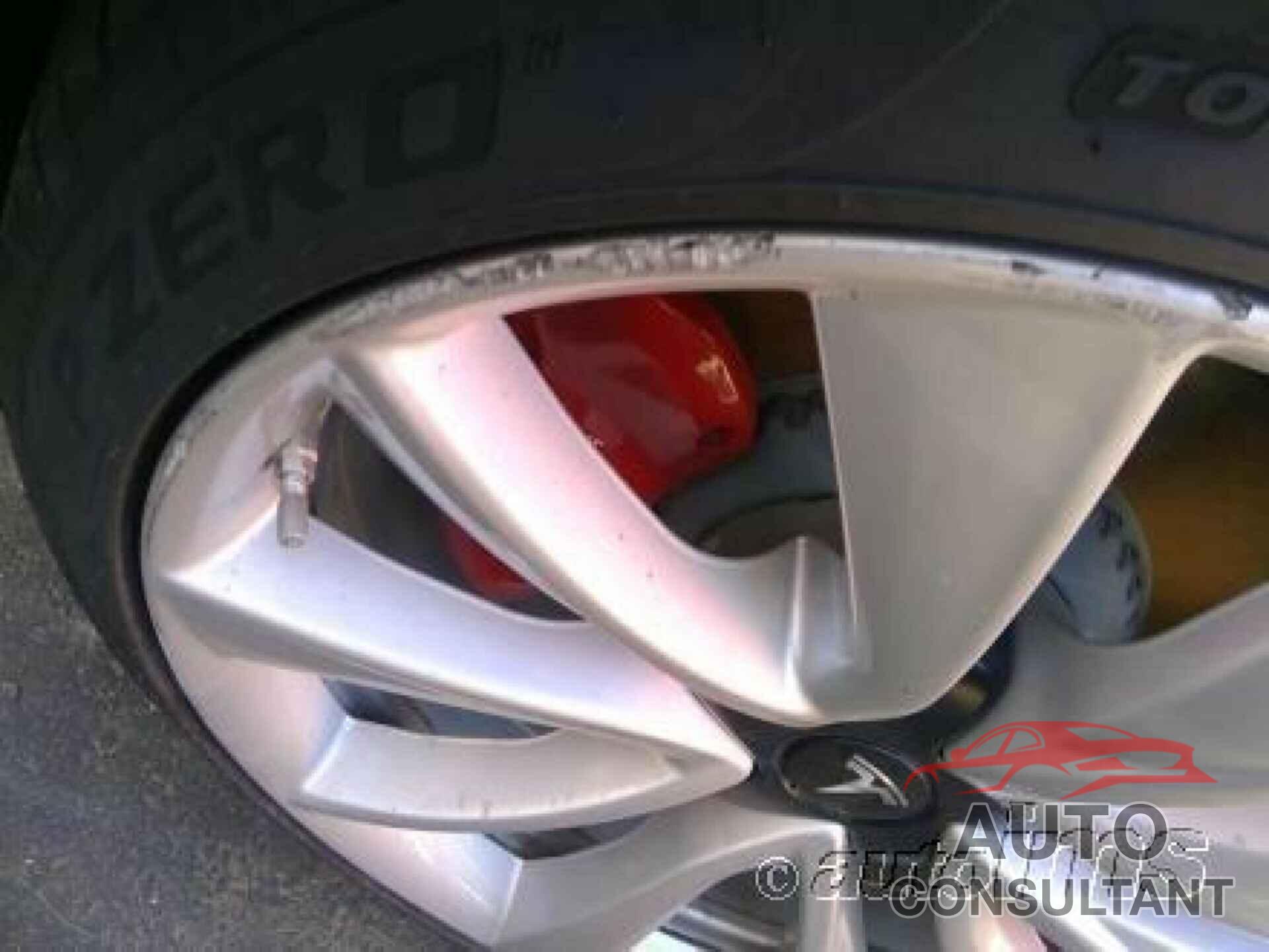 TESLA MODEL 3 2019 - 5YJ3E1EB3KF526805