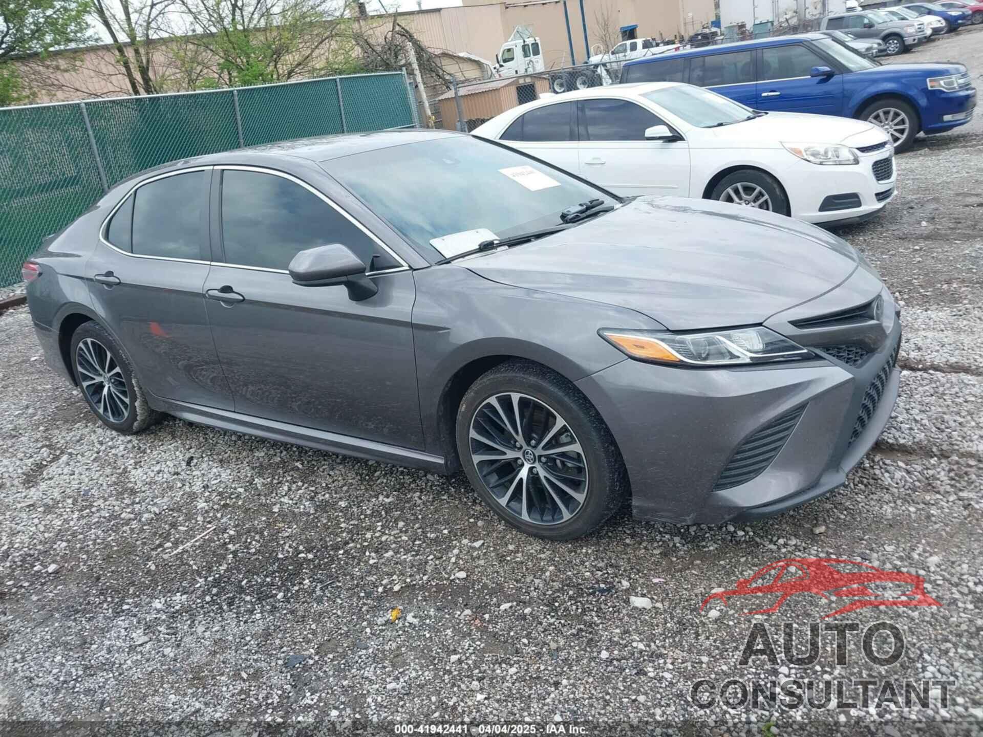 TOYOTA CAMRY 2018 - 4T1B11HK6JU607088
