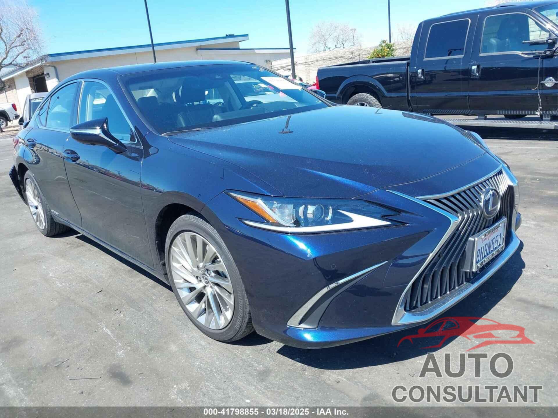 LEXUS ES 300H 2019 - JTHB21B19K2041120
