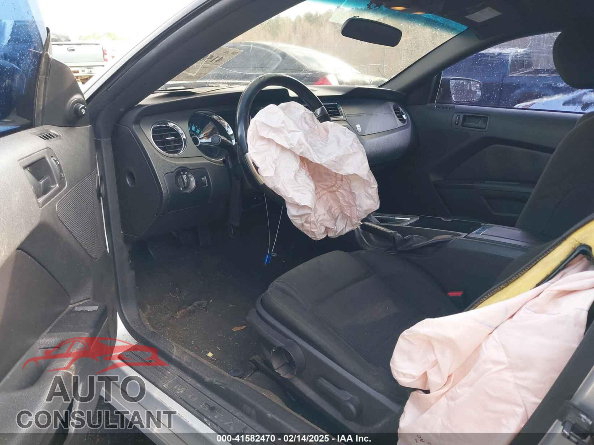 FORD MUSTANG 2014 - 1ZVBP8CF4E5240775