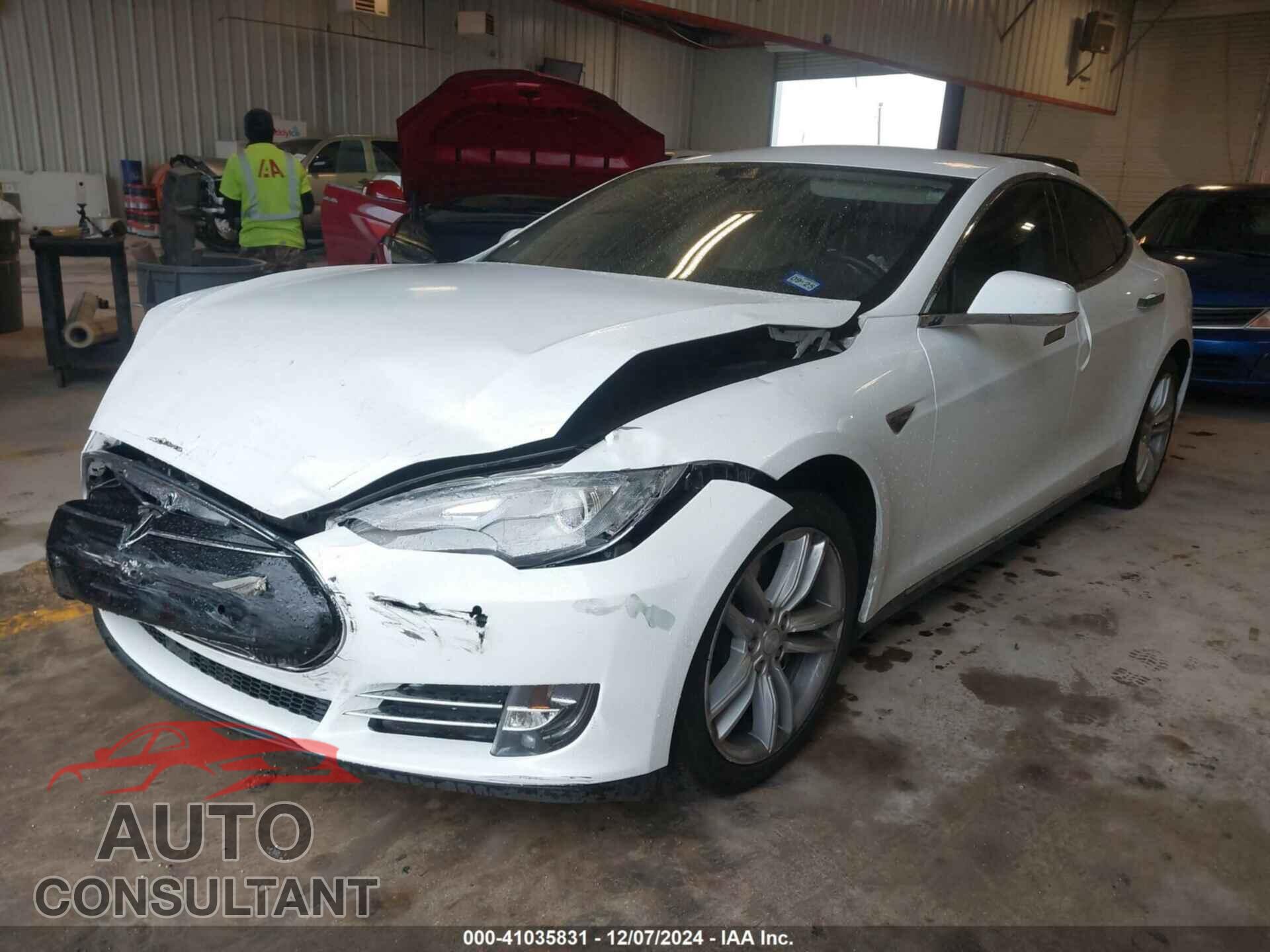 TESLA MODEL S 2015 - 5YJSA1E17FF113967