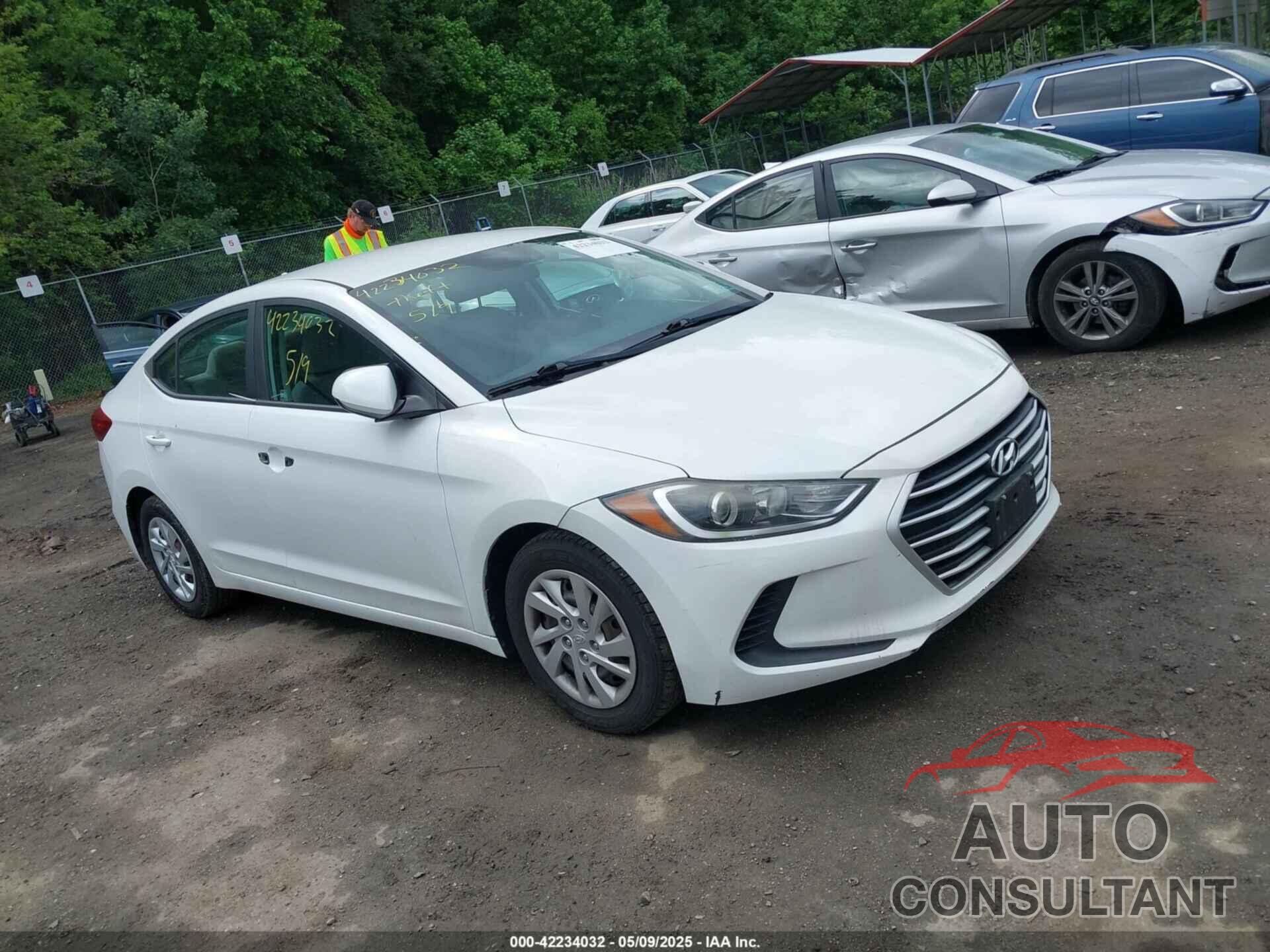 HYUNDAI ELANTRA 2017 - 5NPD74LFXHH170885