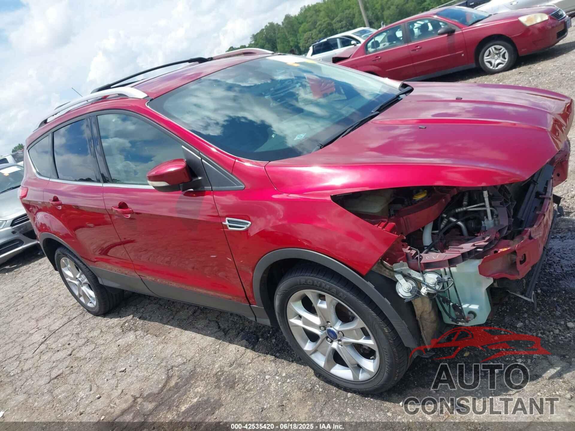 FORD ESCAPE 2015 - 1FMCU9JX1FUA05173