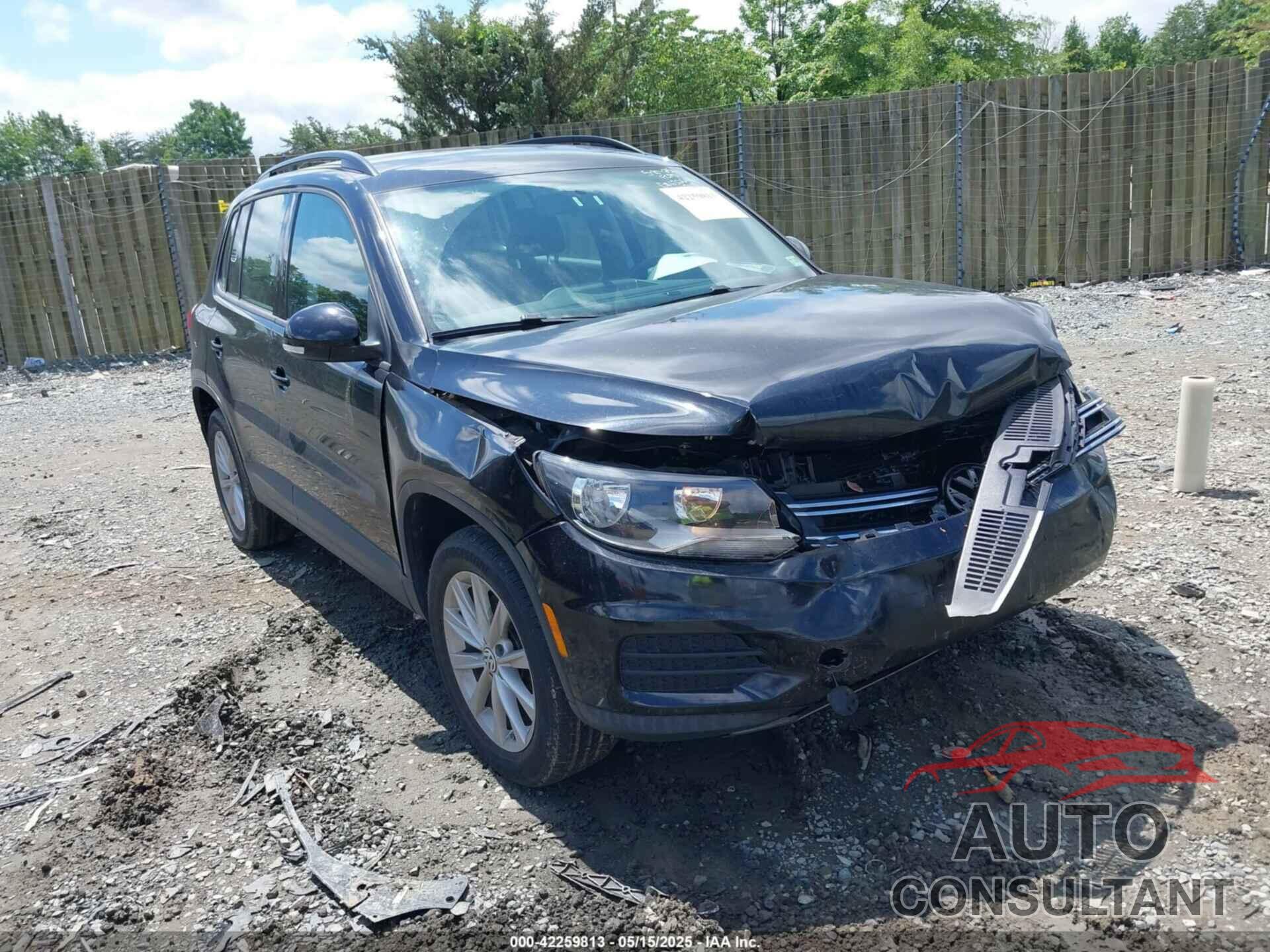 VOLKSWAGEN TIGUAN 2017 - WVGAV7AX3HK043141