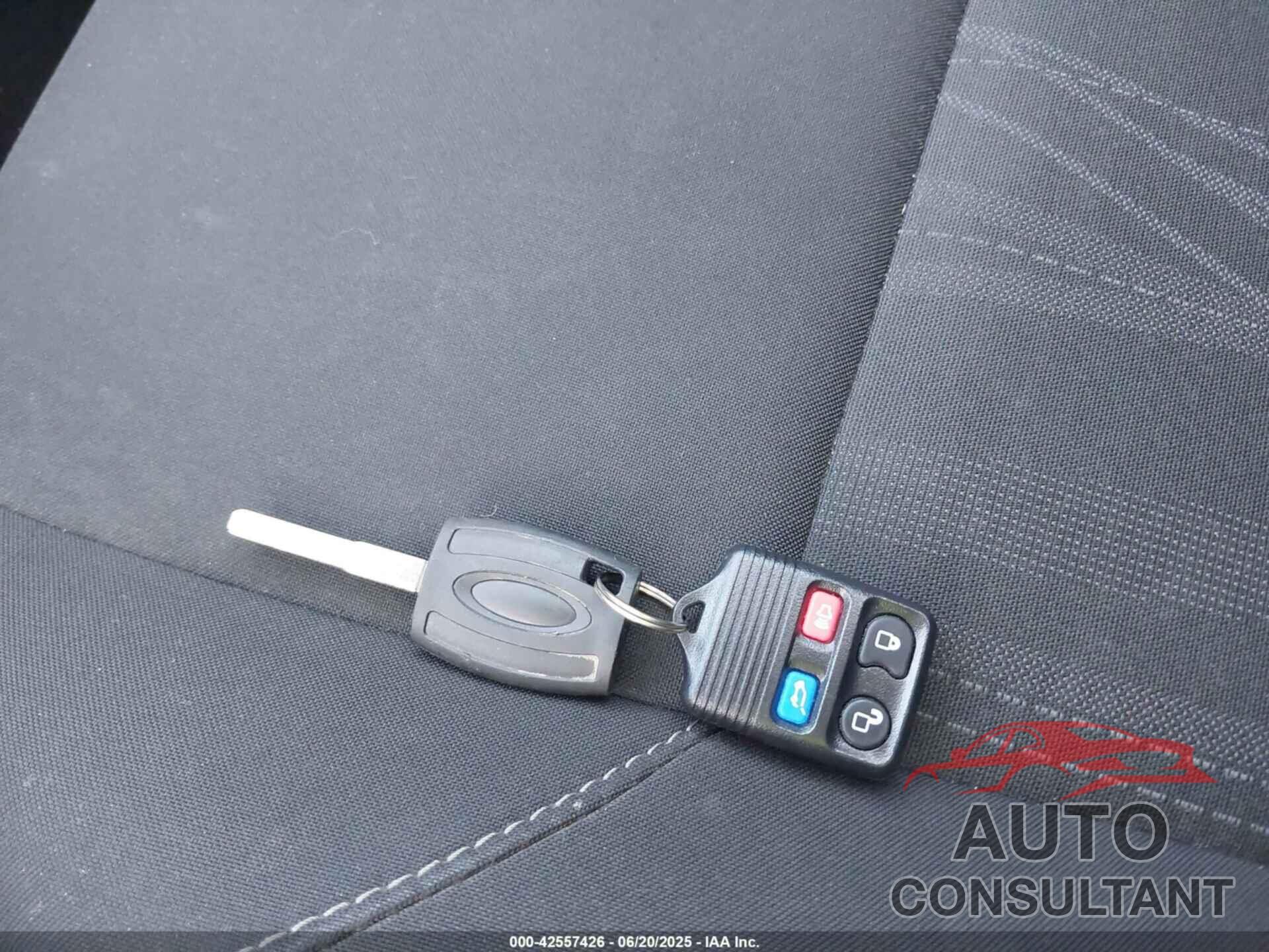 FORD FOCUS 2016 - 1FADP3E25GL353003