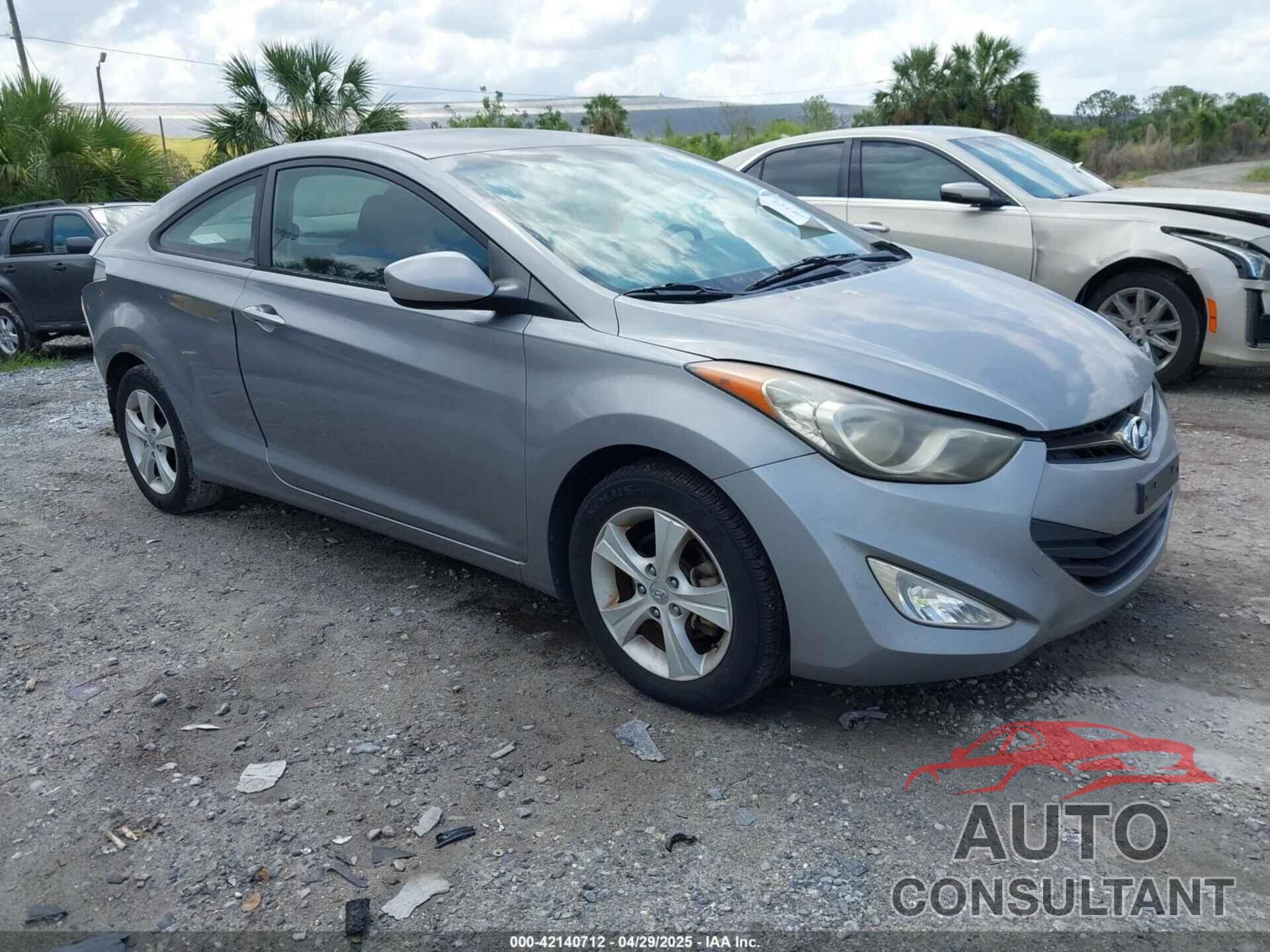 HYUNDAI ELANTRA 2013 - KMHDH6AE8DU003066