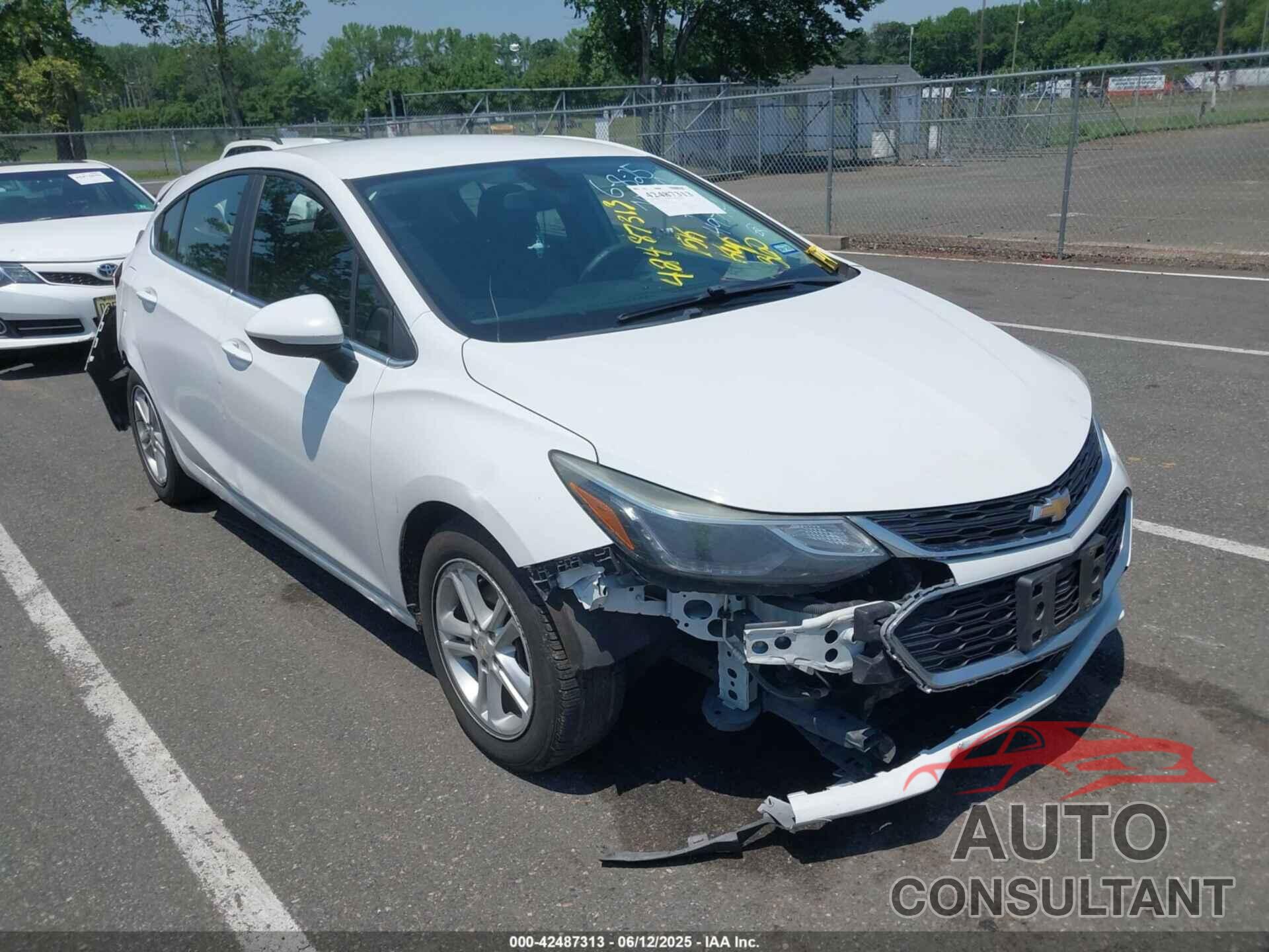 CHEVROLET CRUZE 2018 - 3G1BE6SM1JS649774