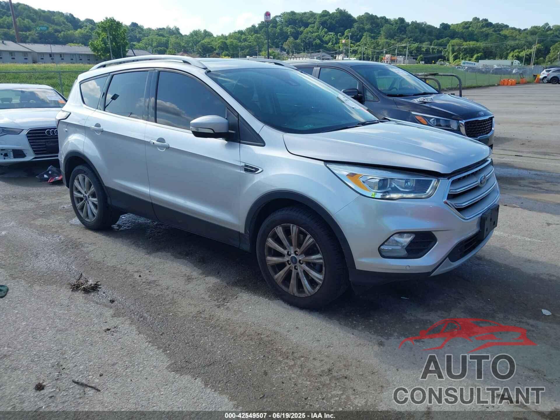 FORD ESCAPE 2018 - 1FMCU0J97JUA23151