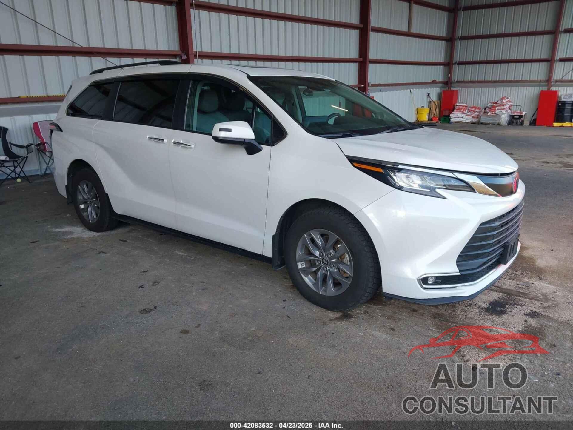 TOYOTA SIENNA 2022 - 5TDJRKEC9NS107724