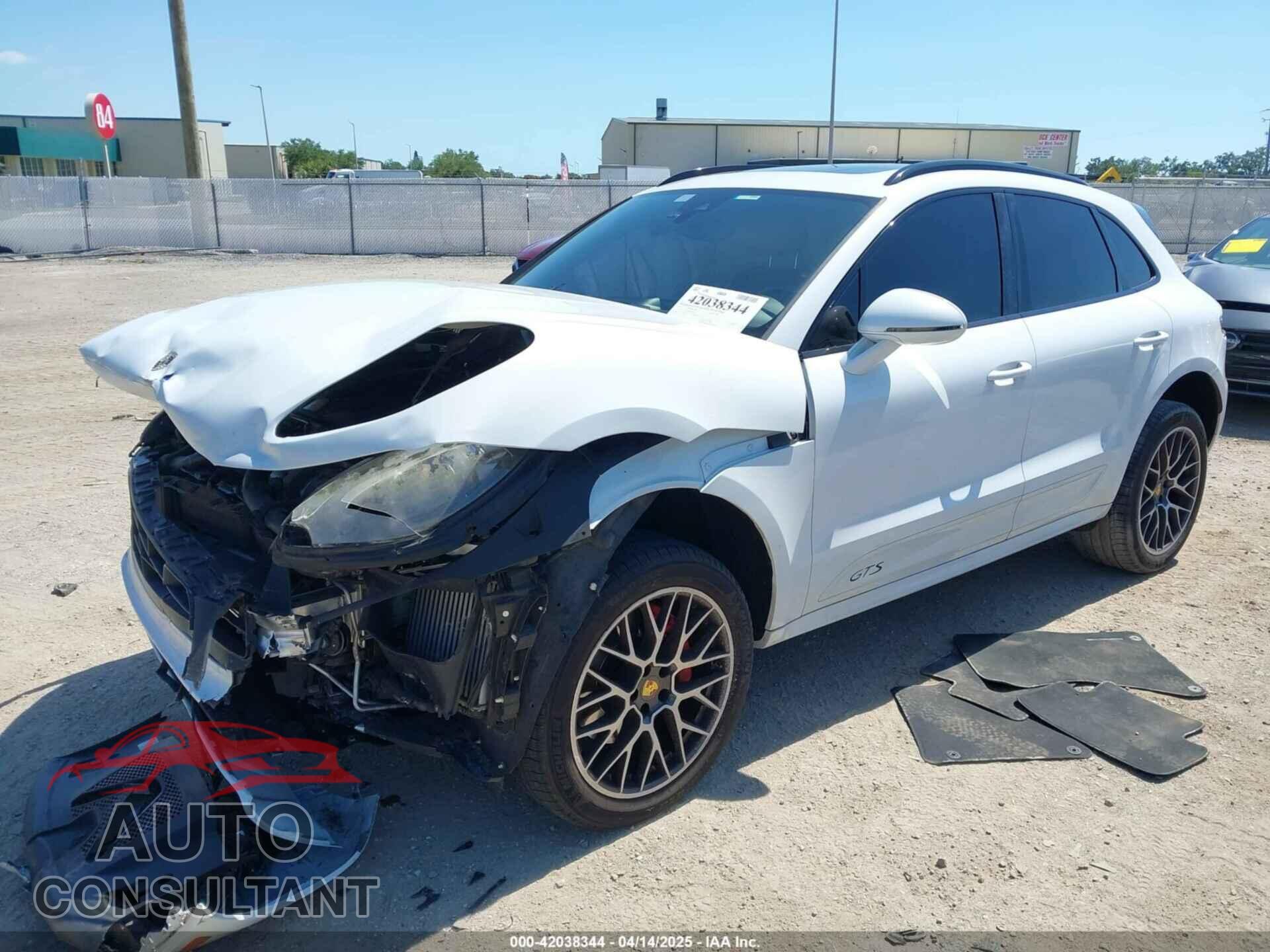 PORSCHE MACAN 2017 - WP1AG2A51HLB54747