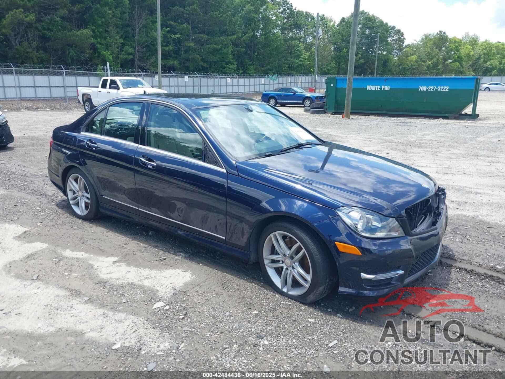 MERCEDES-BENZ C 300 2014 - WDDGF8AB0EA963015