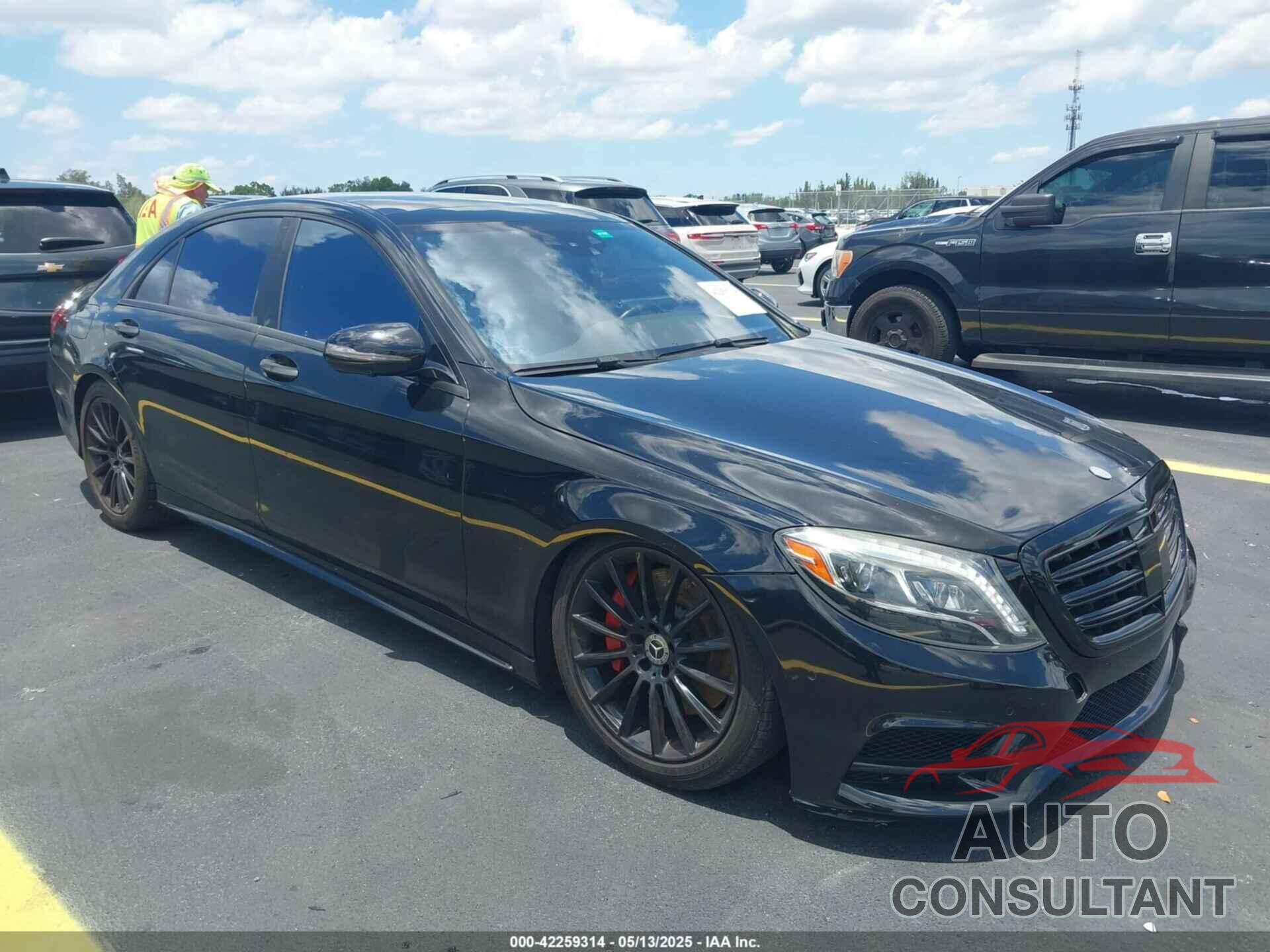MERCEDES-BENZ S 550 2015 - WDDUG8CB3FA137161