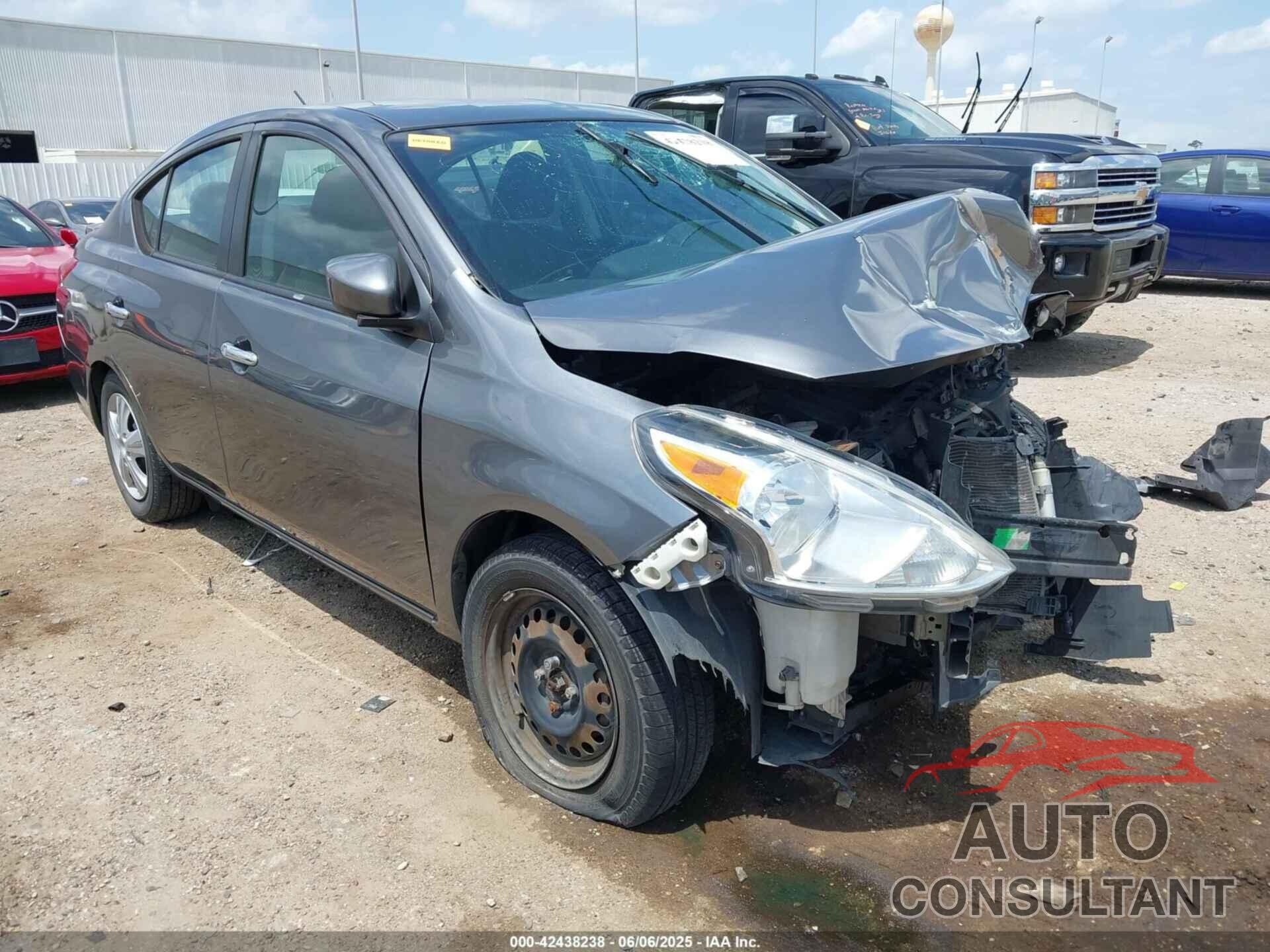 NISSAN VERSA 2018 - 3N1CN7APXJL878724