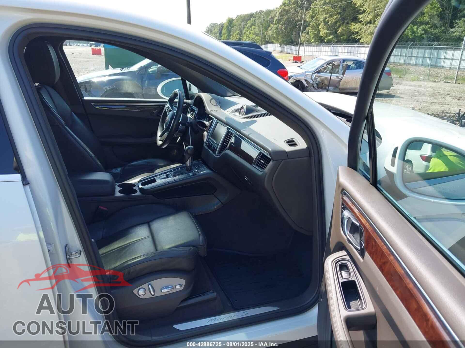 PORSCHE MACAN 2015 - WP1AB2A5XFLB42172