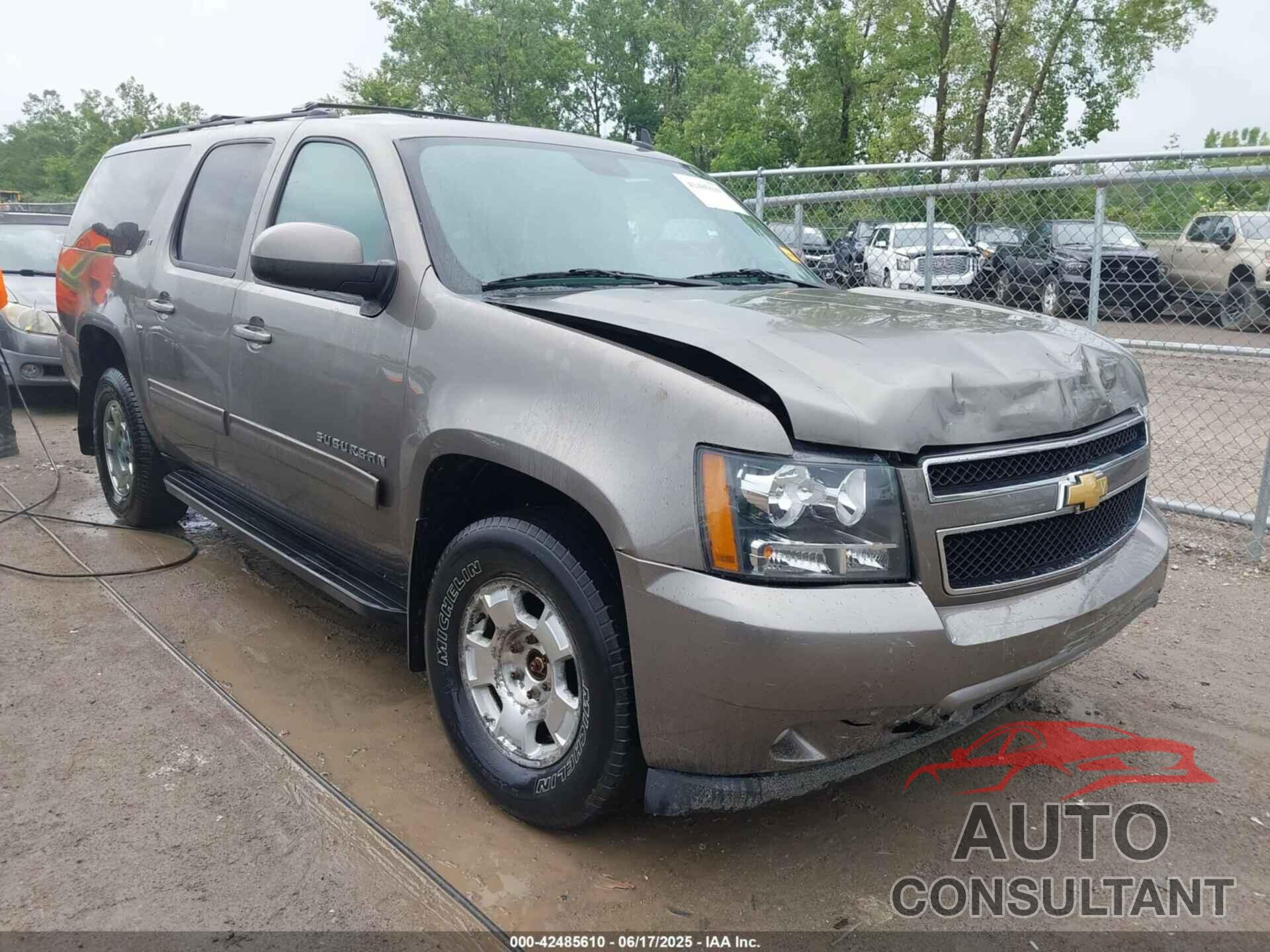 CHEVROLET SUBURBAN 1500 2013 - 1GNSKJE7XDR107421
