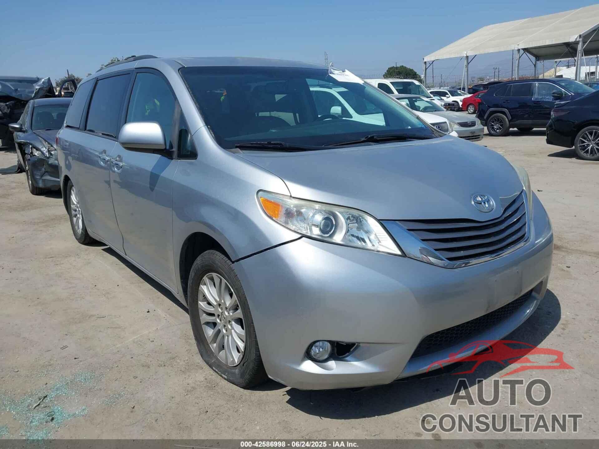 TOYOTA SIENNA 2015 - 5TDYK3DC1FS675333