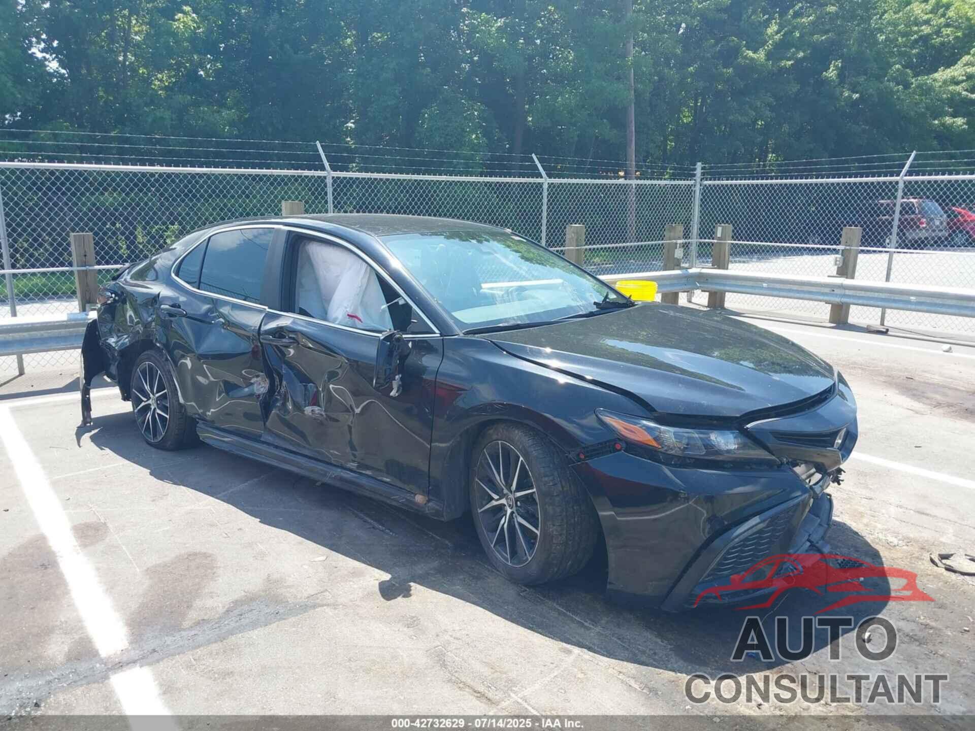 TOYOTA CAMRY 2022 - 4T1G11AKXNU659927
