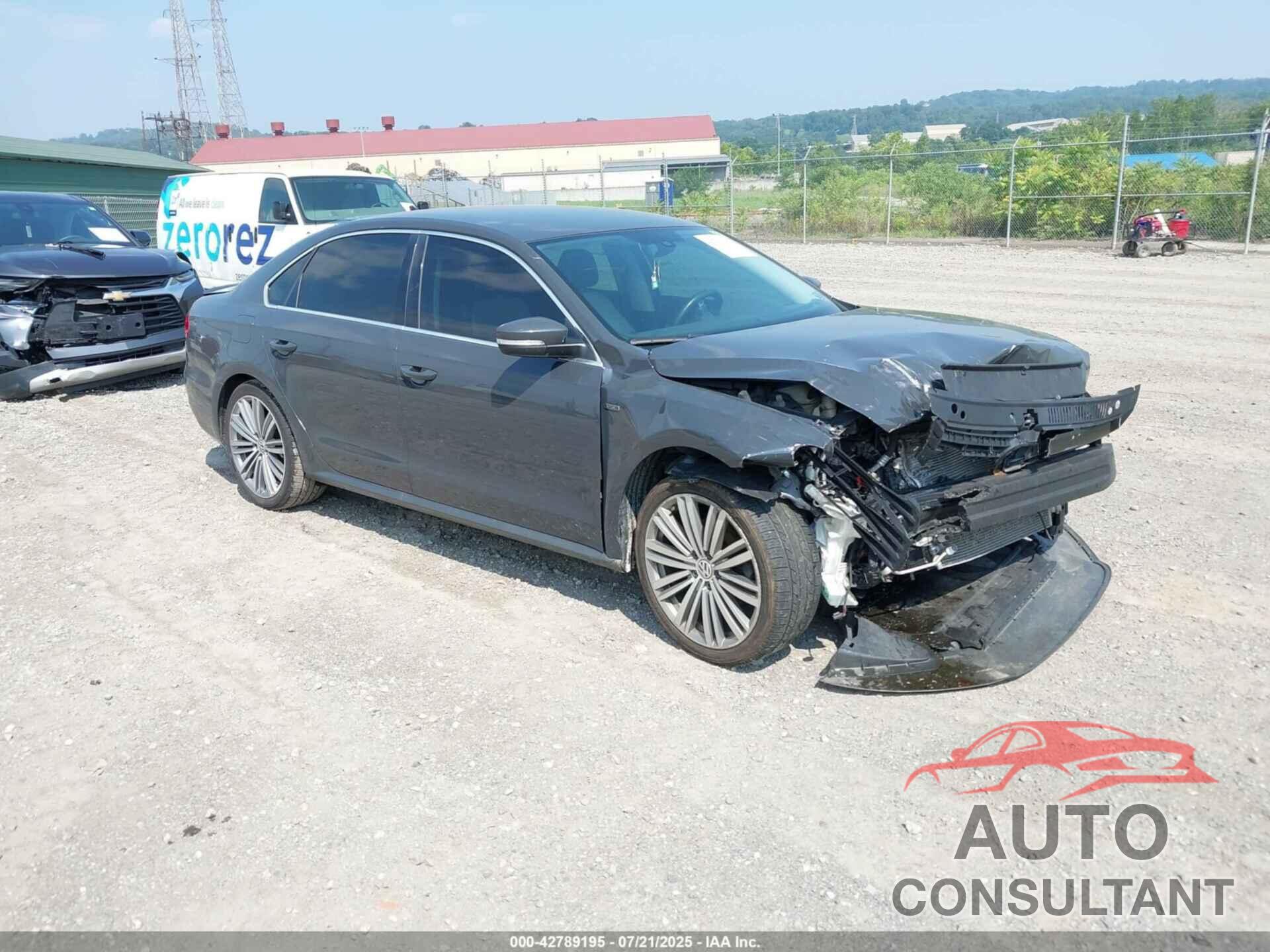 VOLKSWAGEN PASSAT 2015 - 1VWBT7A32FC034849